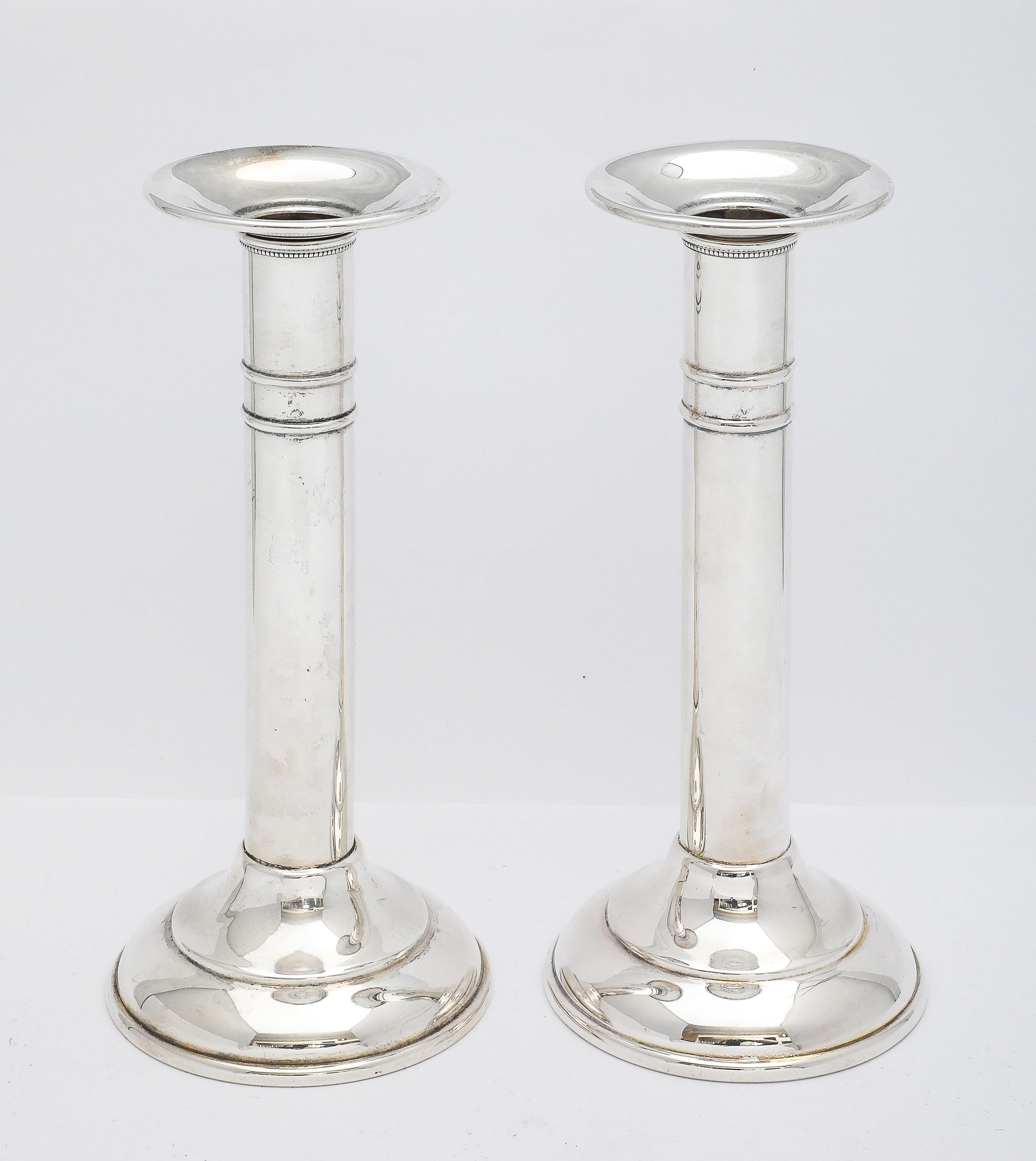 Pair of Edwardian Period Sterling Silver Candlesticks In Good Condition For Sale In New York, NY