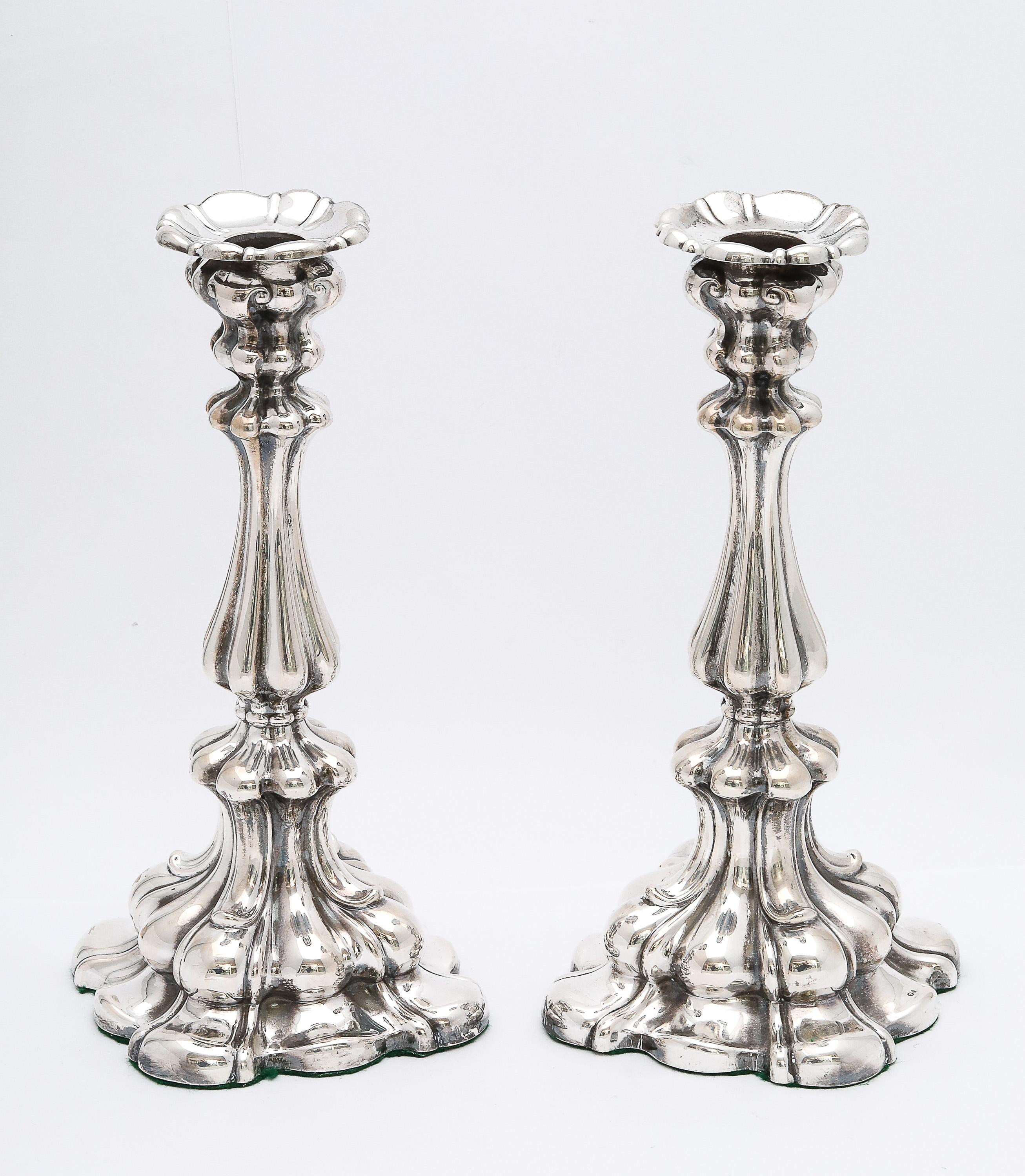 Pair of Edwardian Period Swedish Continental Silver (.830) Sabbath Candlesticks In Good Condition For Sale In New York, NY