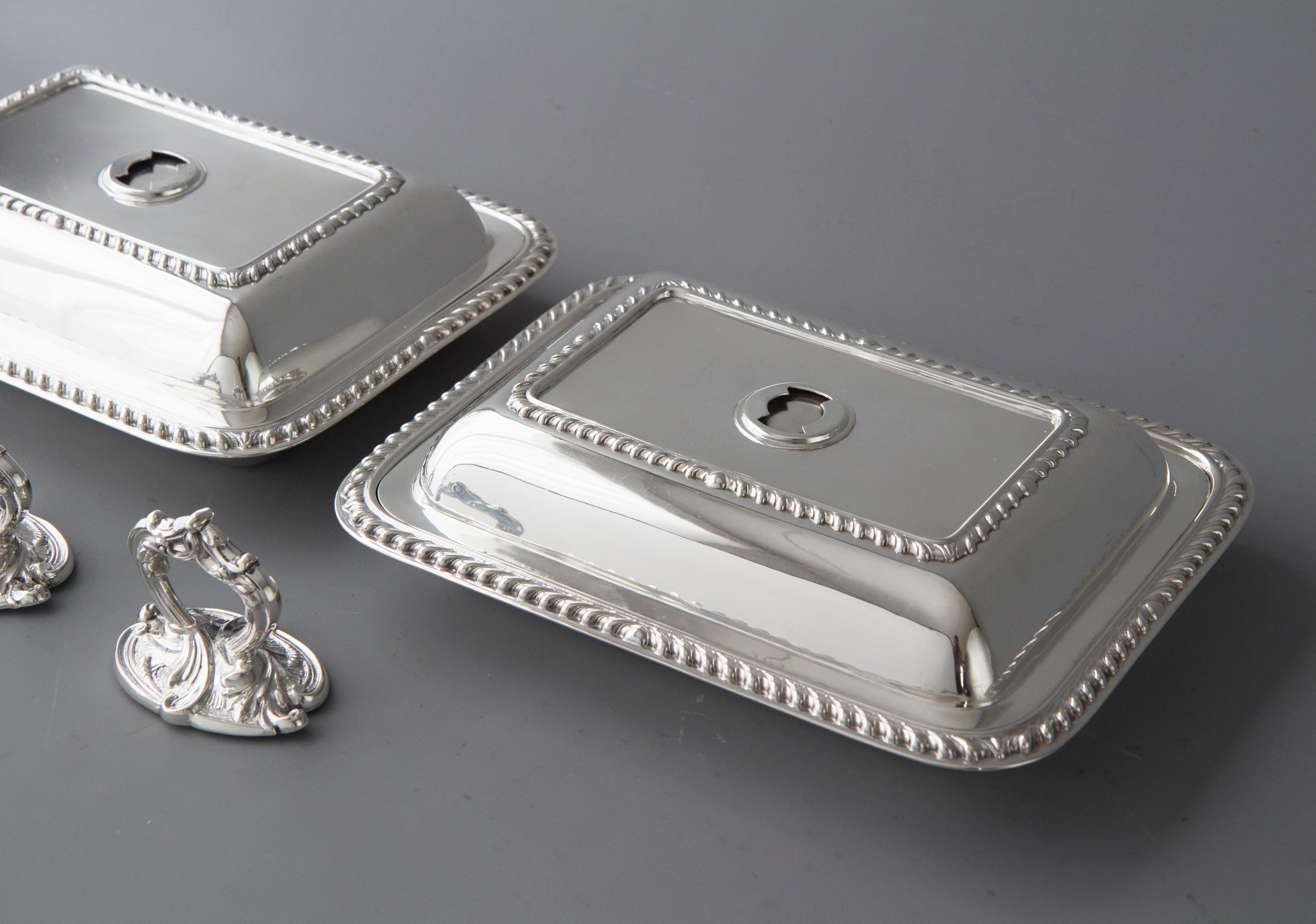 Pair of Edwardian Silver Entree Dishes Sheffield, 1902 3