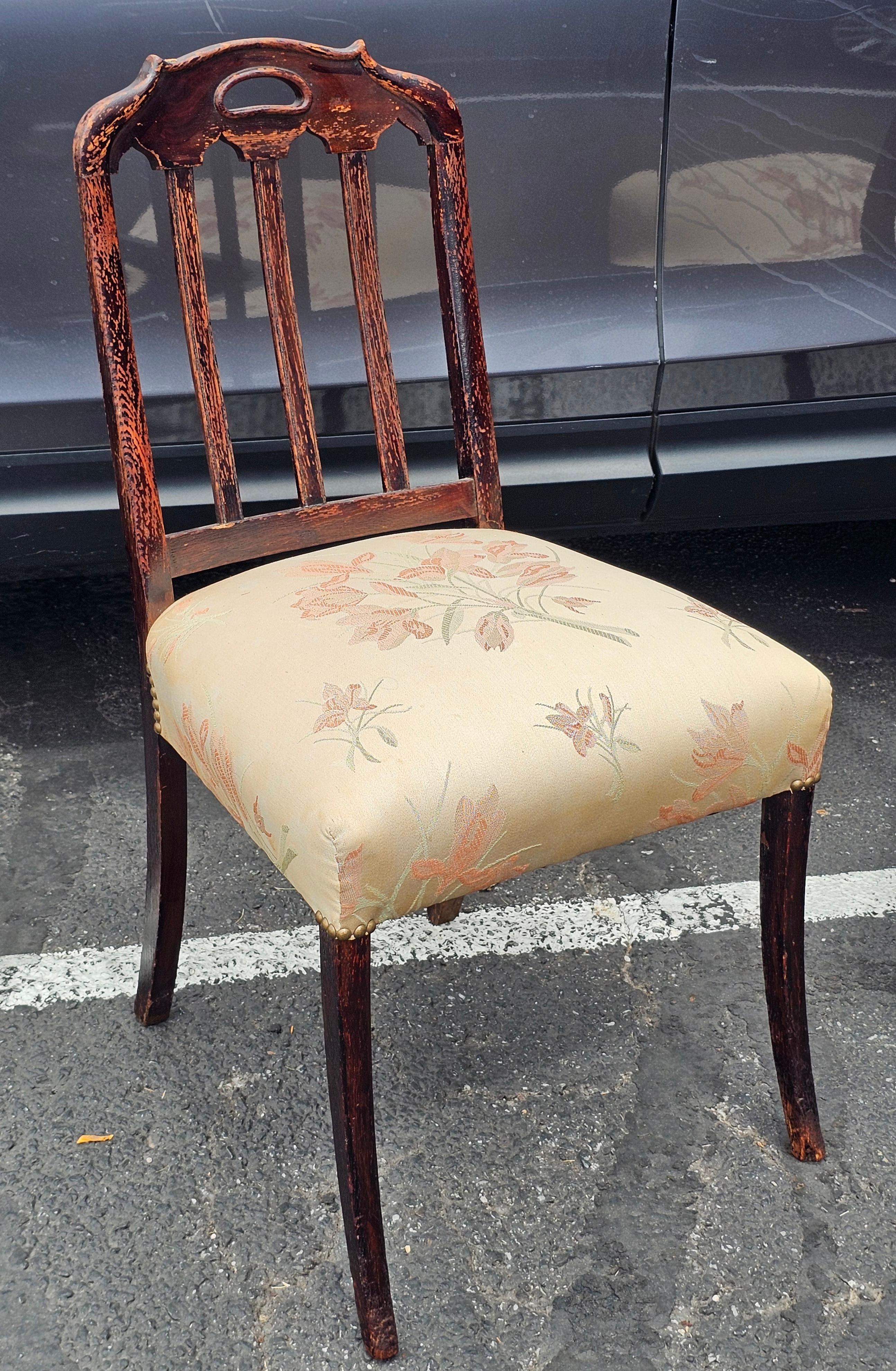 Coppia di poltrone edoardiane in Oak macchiato e imbottite, CIRCA 1900 in vendita 1