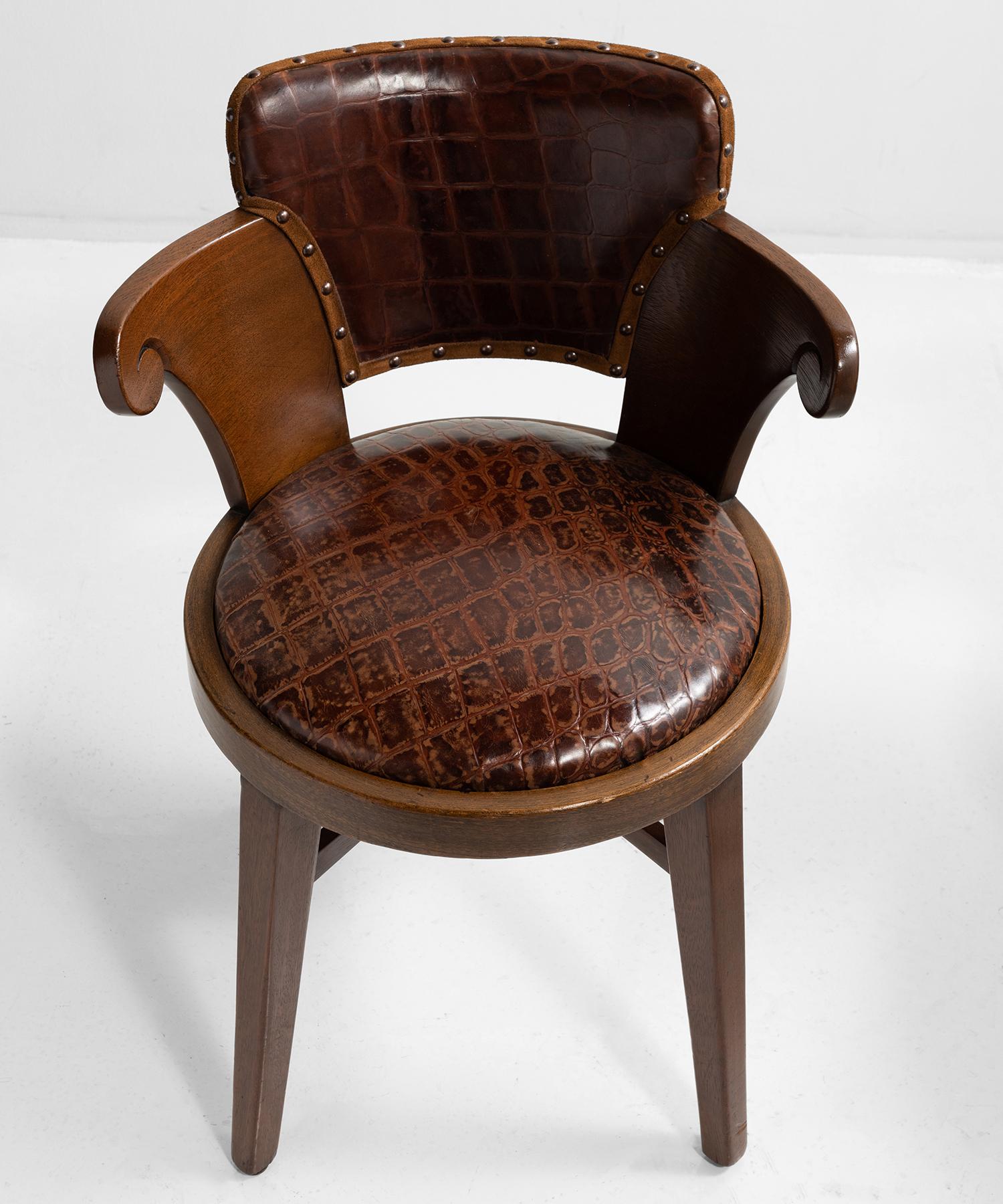 Pair of Edwardian Tavern Chairs In Good Condition In Culver City, CA