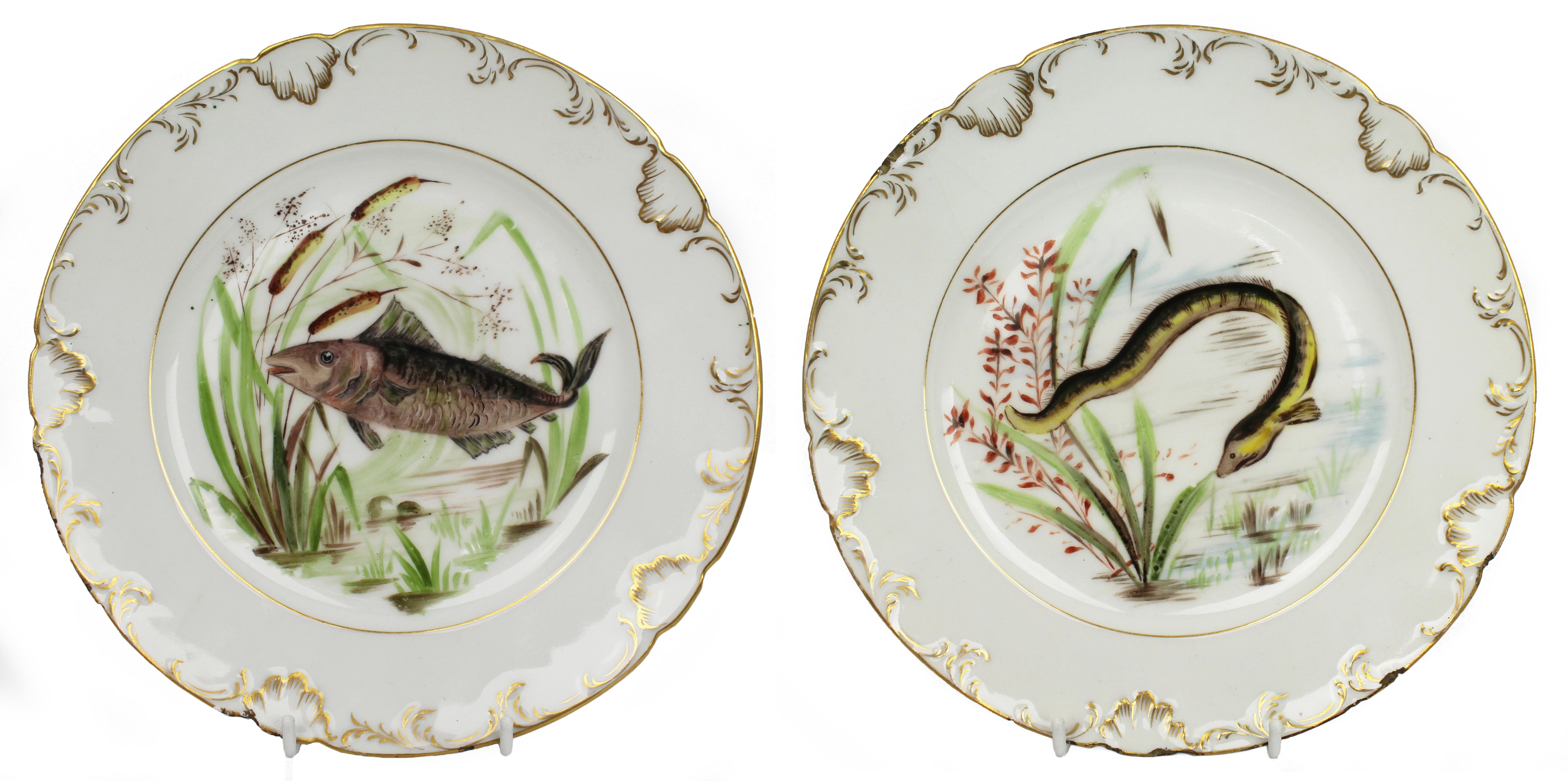 British Pair of Edwardian Wolly Fowkes Worcester Hand Painted Plates For Sale