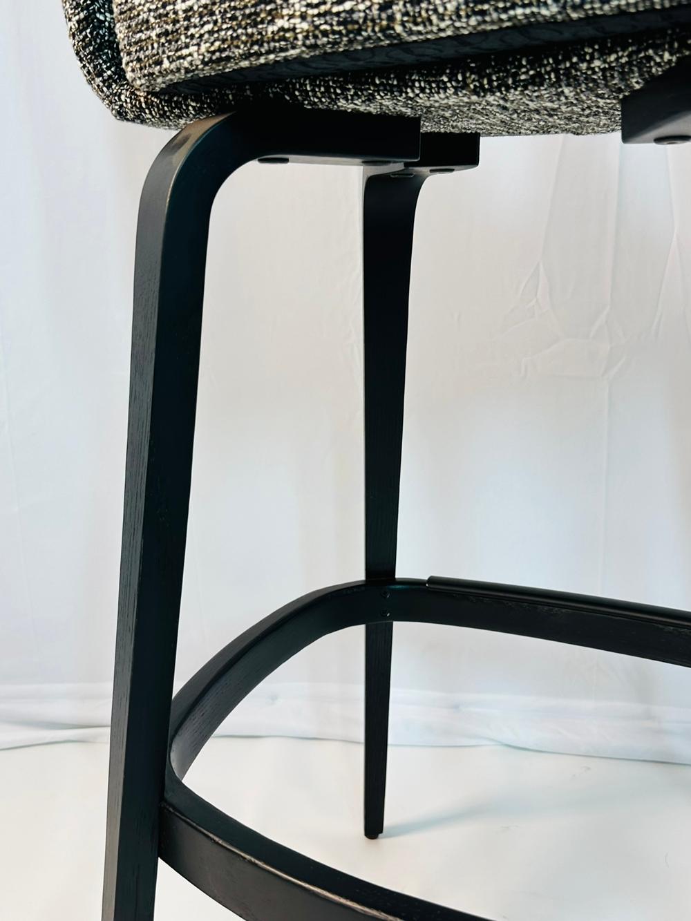 Paar Barhocker von Eero Saarinen für Knoll, gepolstert, etikettiert und datiert im Angebot 9