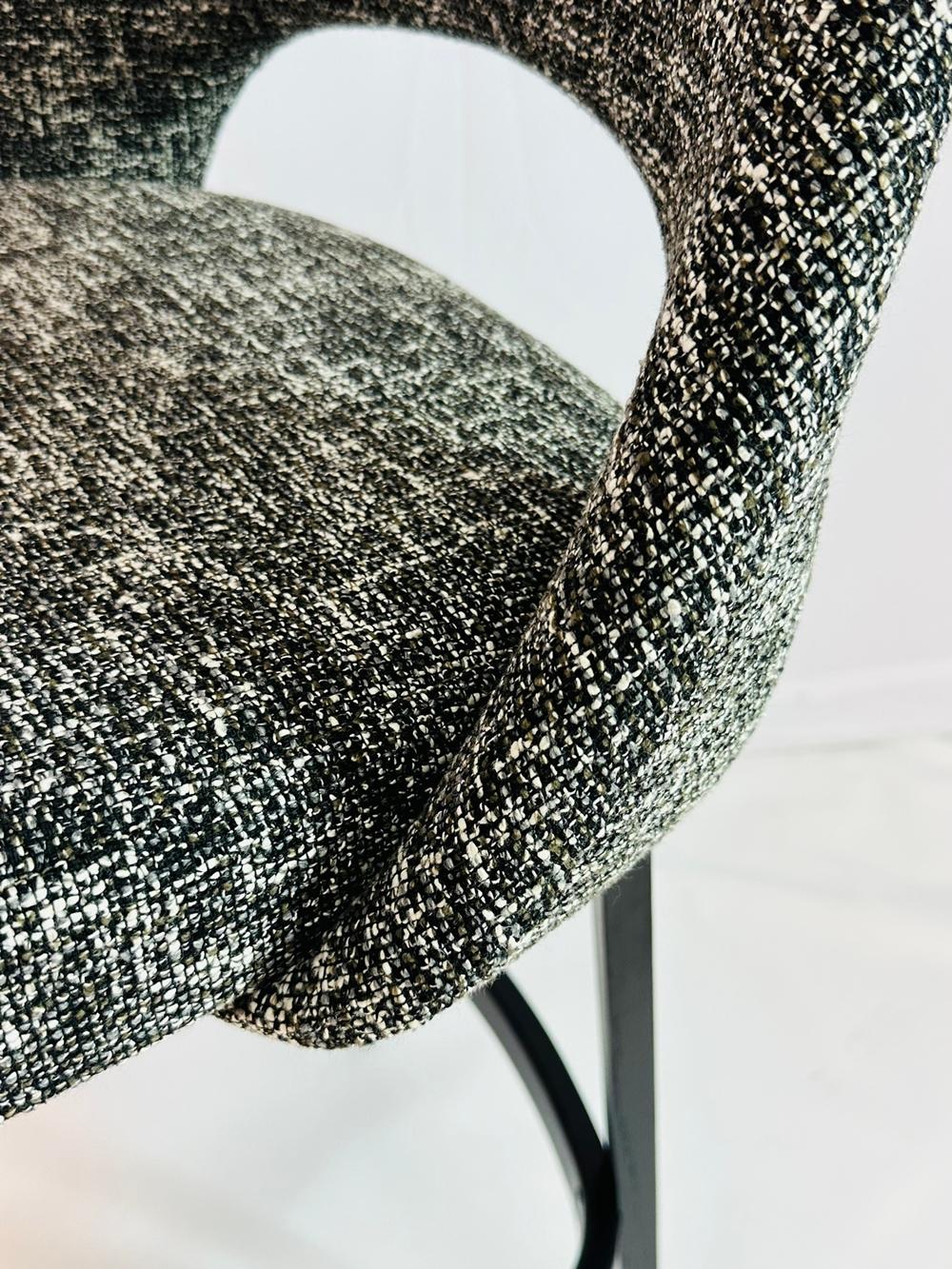 Paar Barhocker von Eero Saarinen für Knoll, gepolstert, etikettiert und datiert im Angebot 1