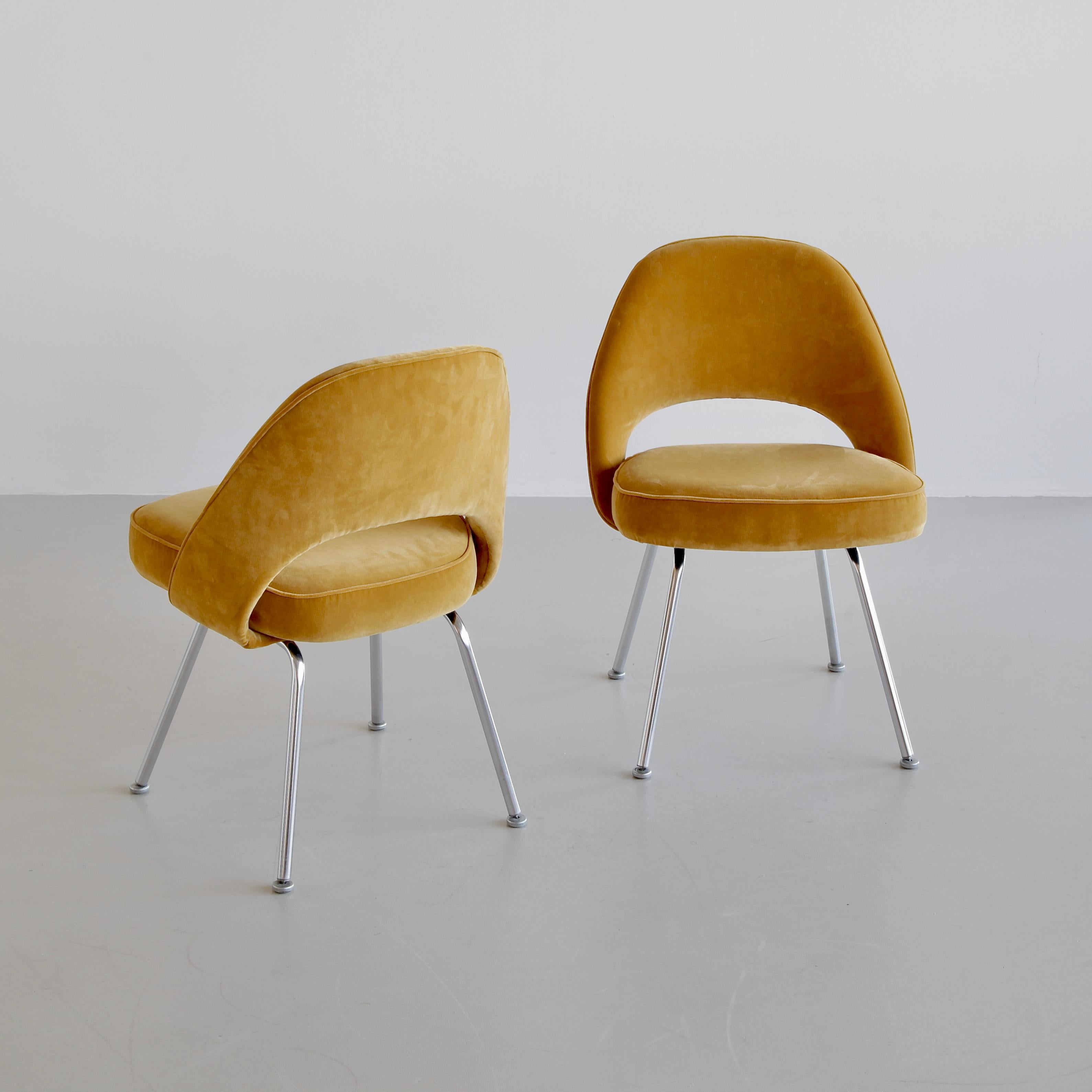 Metal Pair of Eero Saarinen Conference Chairs, Knoll International For Sale