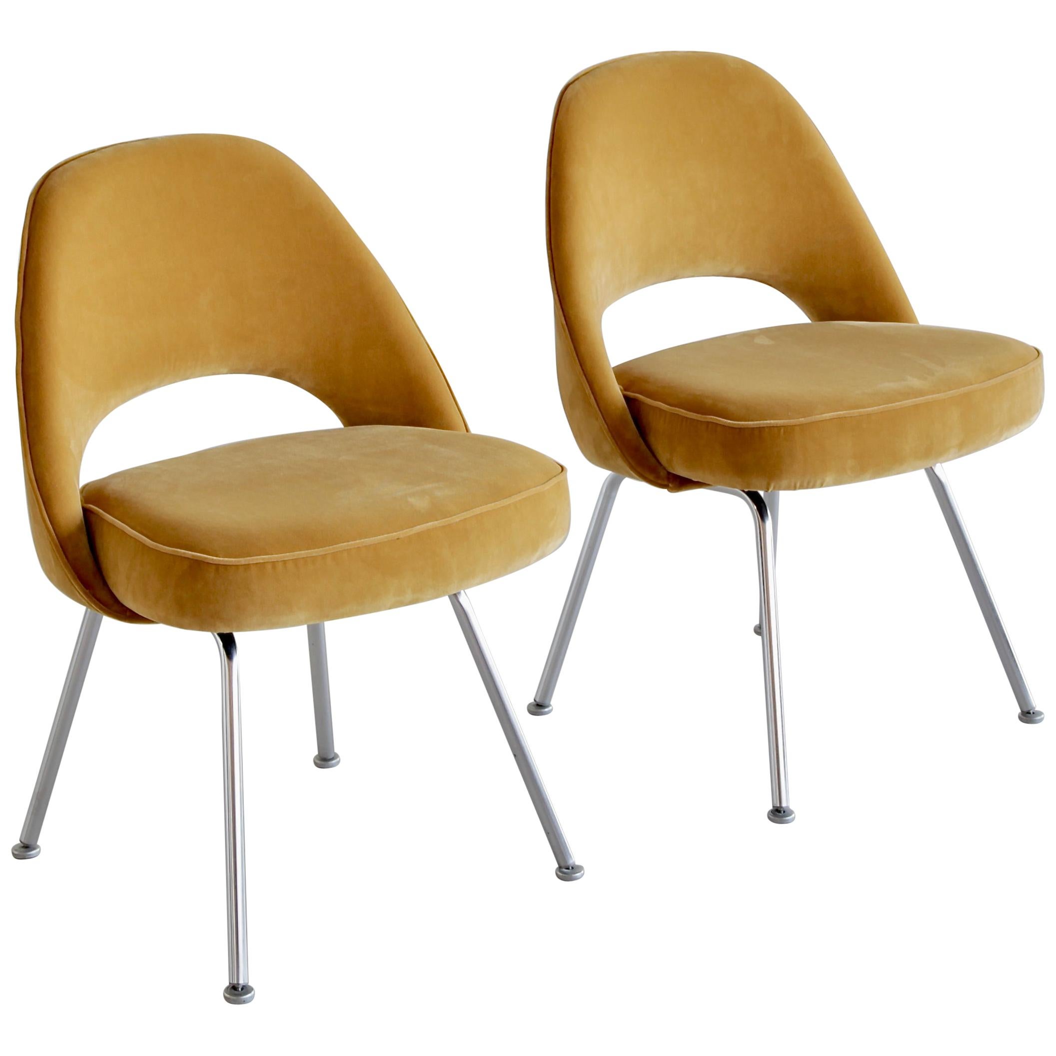 Paire de chaises de conférence d'Eero Saarinen, Knoll International en vente