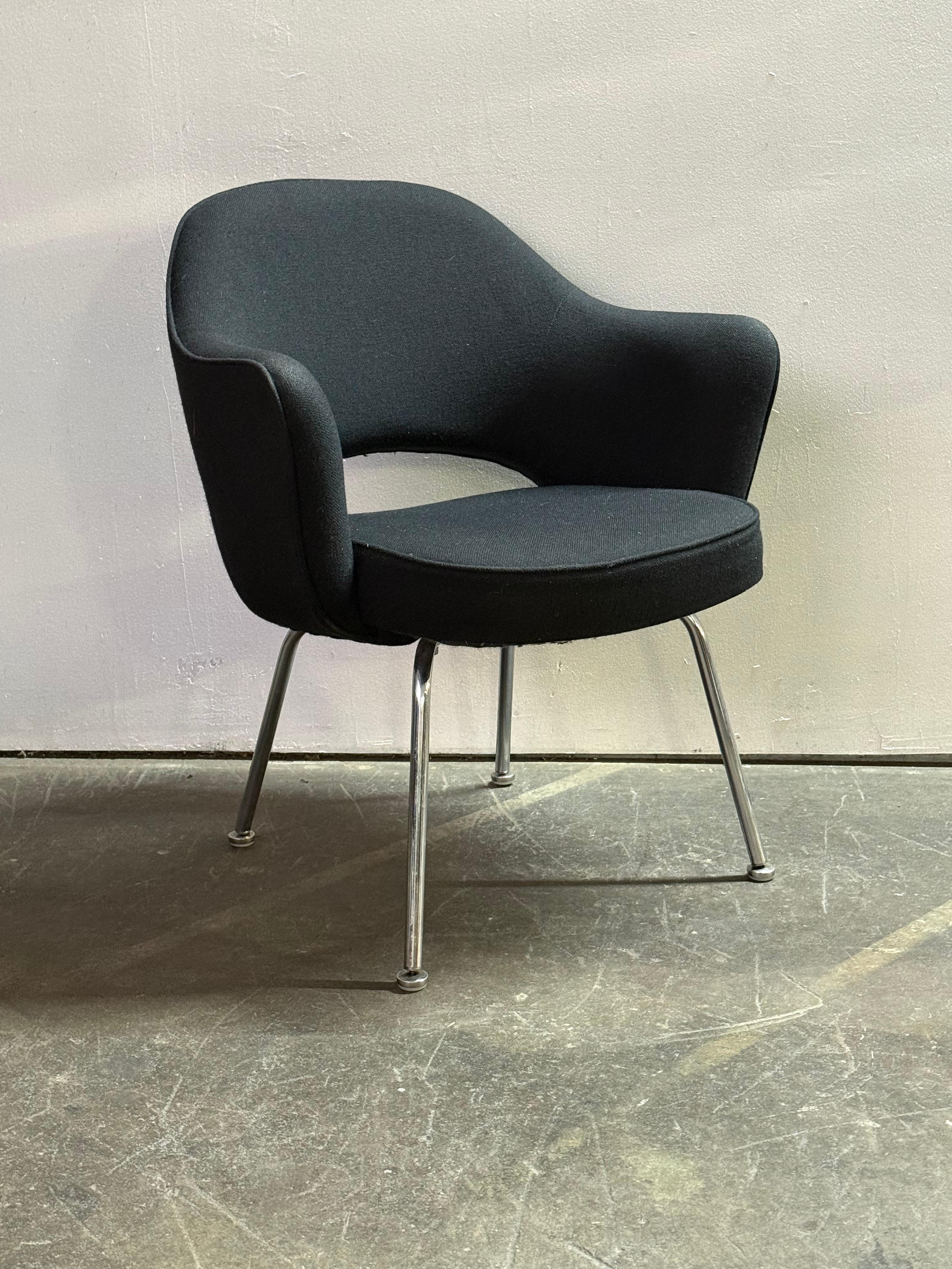 Pair of Eero Saarinen Executive Armchairs for Knoll For Sale 3