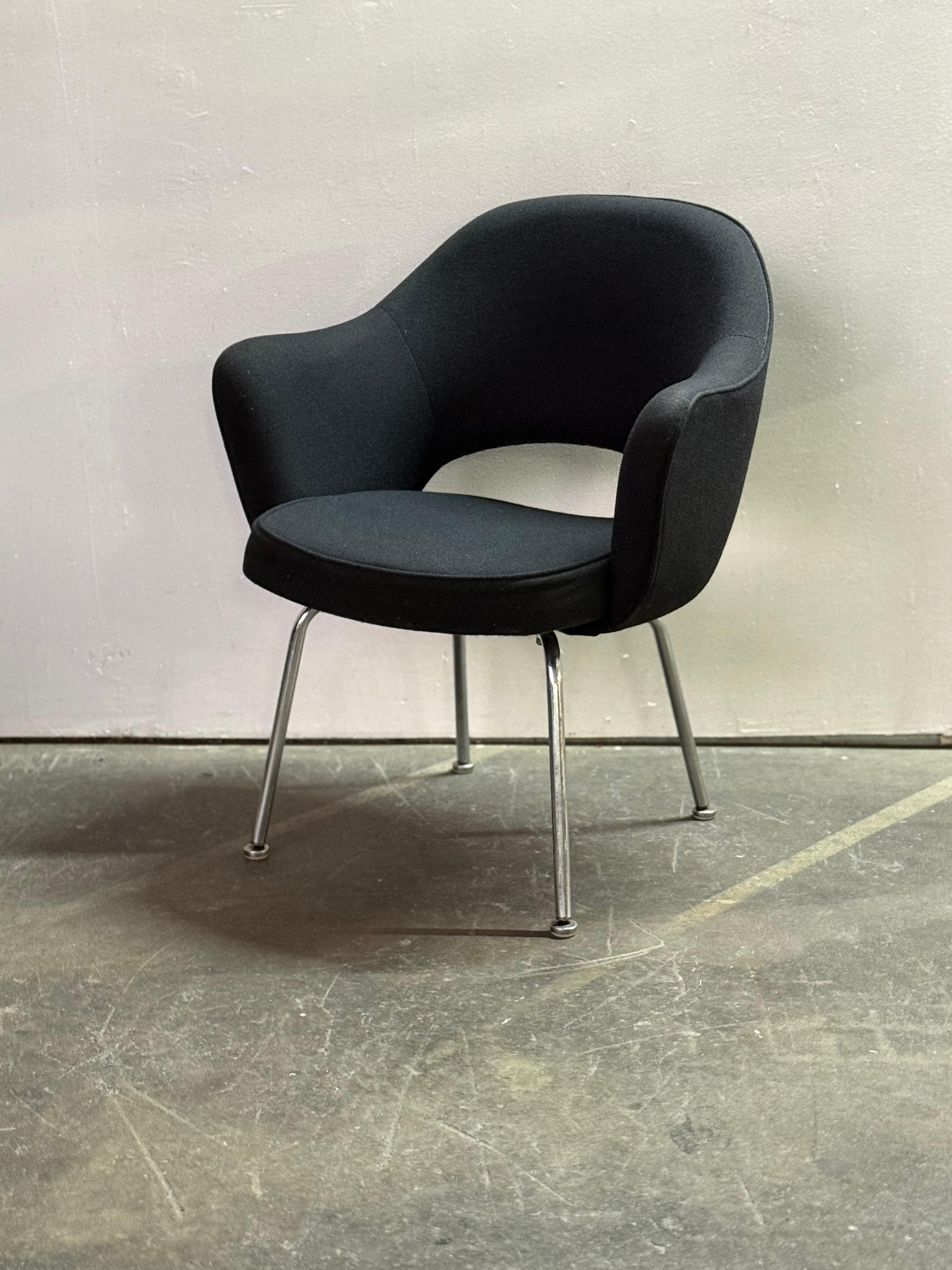 Metal Pair of Eero Saarinen Executive Armchairs for Knoll For Sale