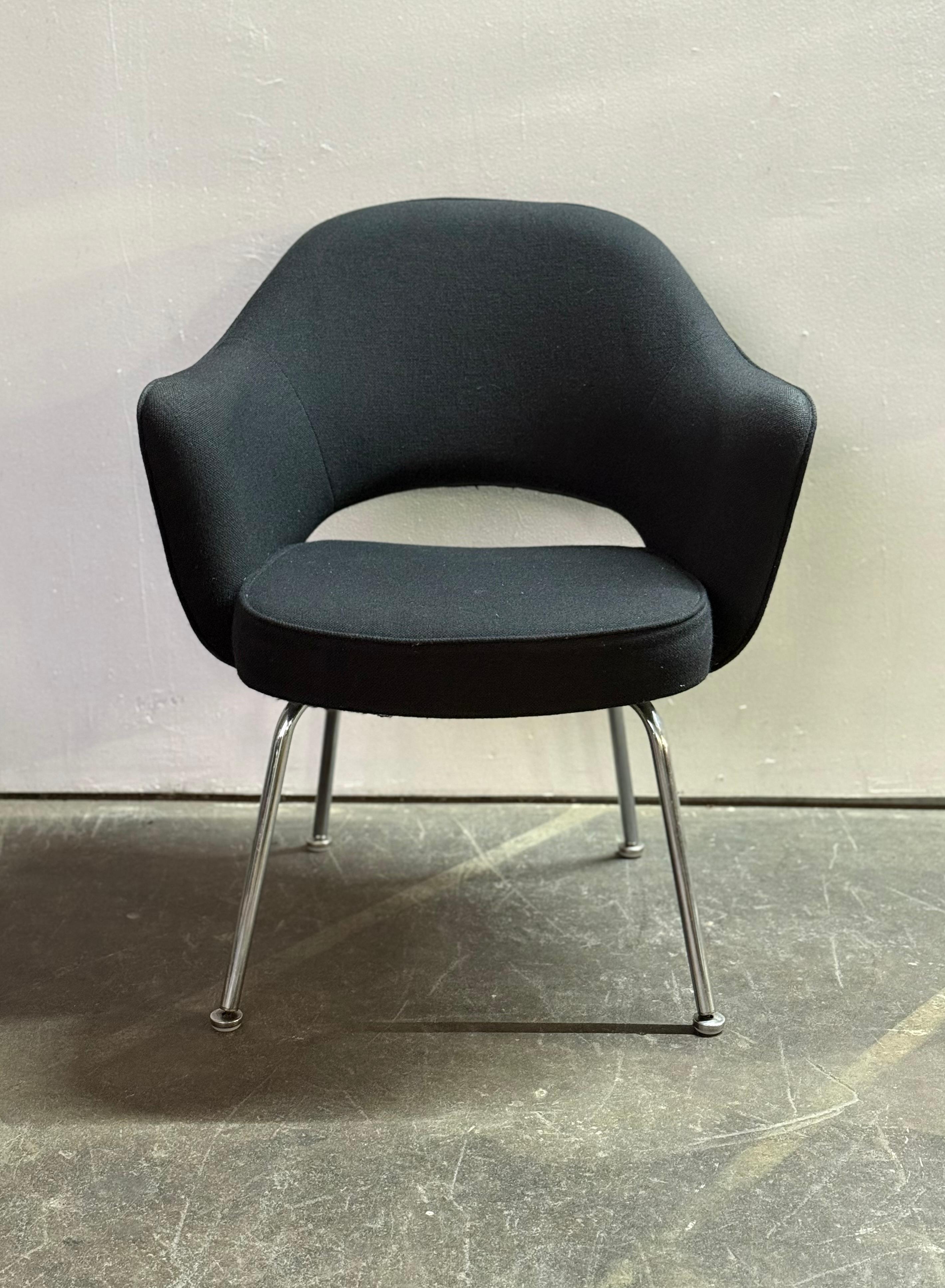Pair of Eero Saarinen Executive Armchairs for Knoll For Sale 1