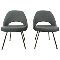 Pair of Eero Saarinen for Knoll, Custom Ostrich Leather Executive Side Chairs