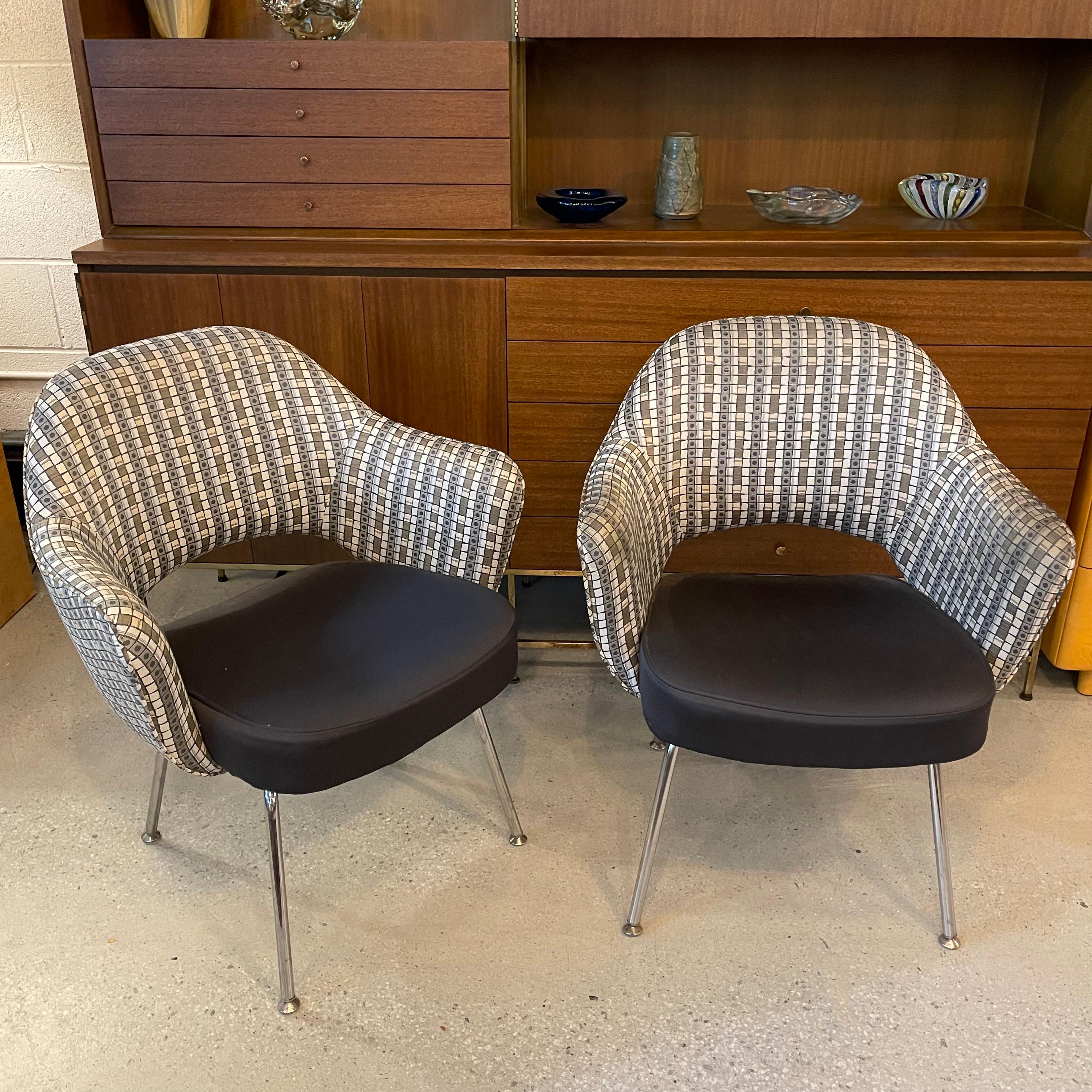 American Pair of Eero Saarinen For Knoll Executive Armchairs For Sale