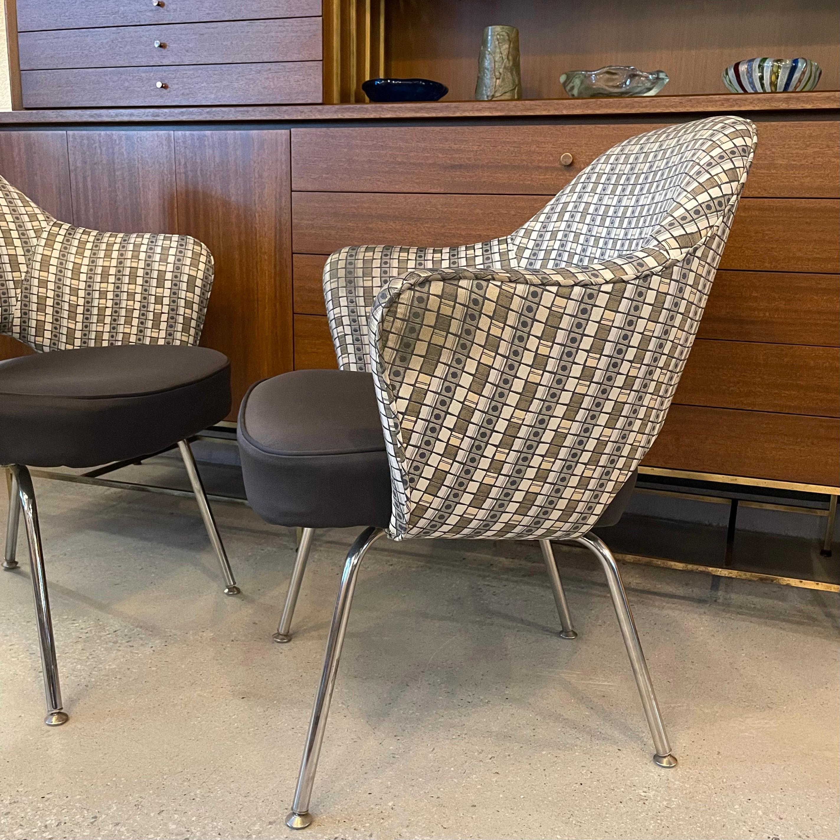 20th Century Pair of Eero Saarinen For Knoll Executive Armchairs For Sale