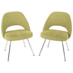 Pair of Eero Saarinen for Knoll Executive Side Dining Chairs in Green Fabric Pair of Eero Saarinen for Knoll Executive Side Dining Chairs in Green Fabric