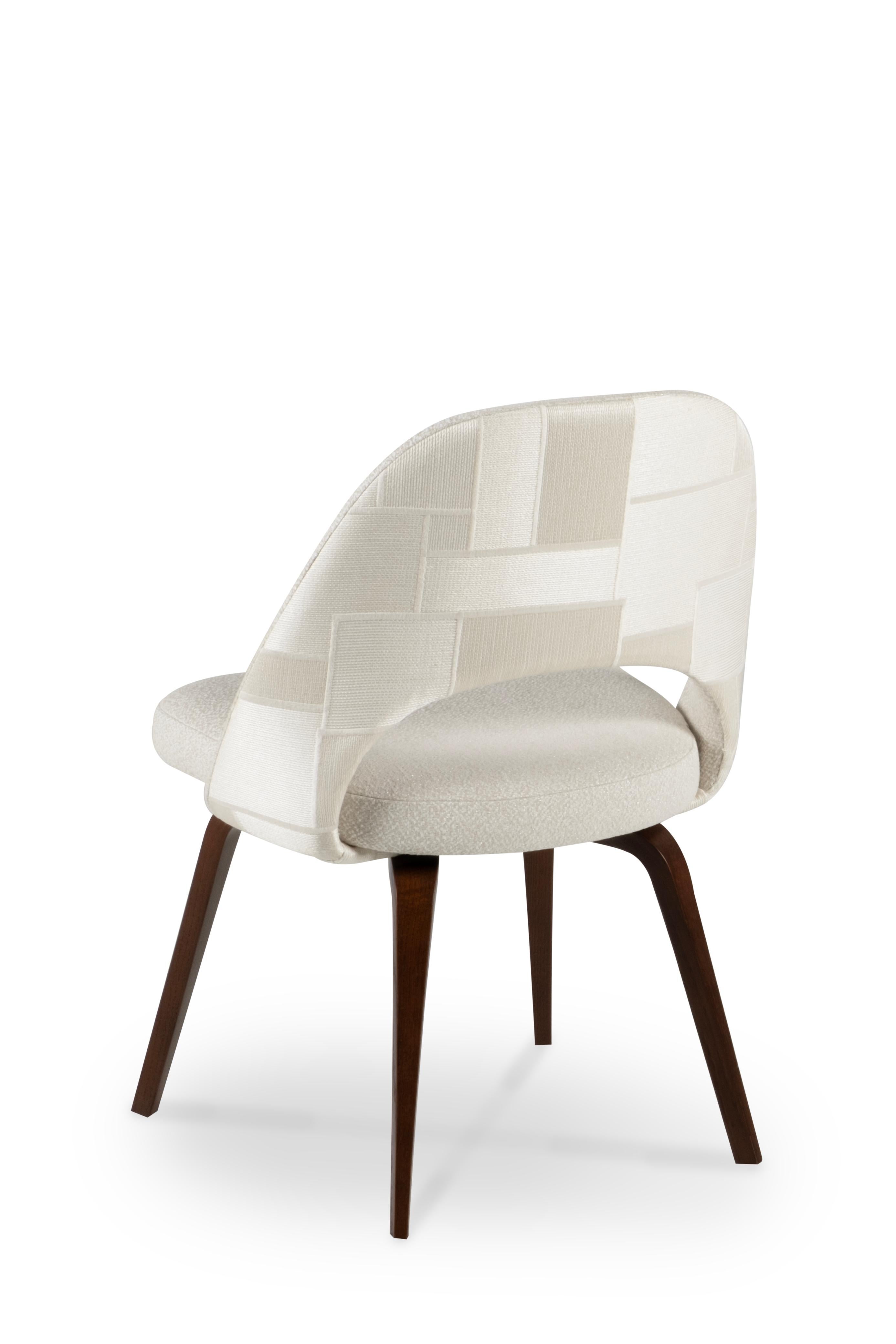 Portugais Paire de chaises de direction Eero Saarinen Knoll restaurée entièrement par Greenapple en vente