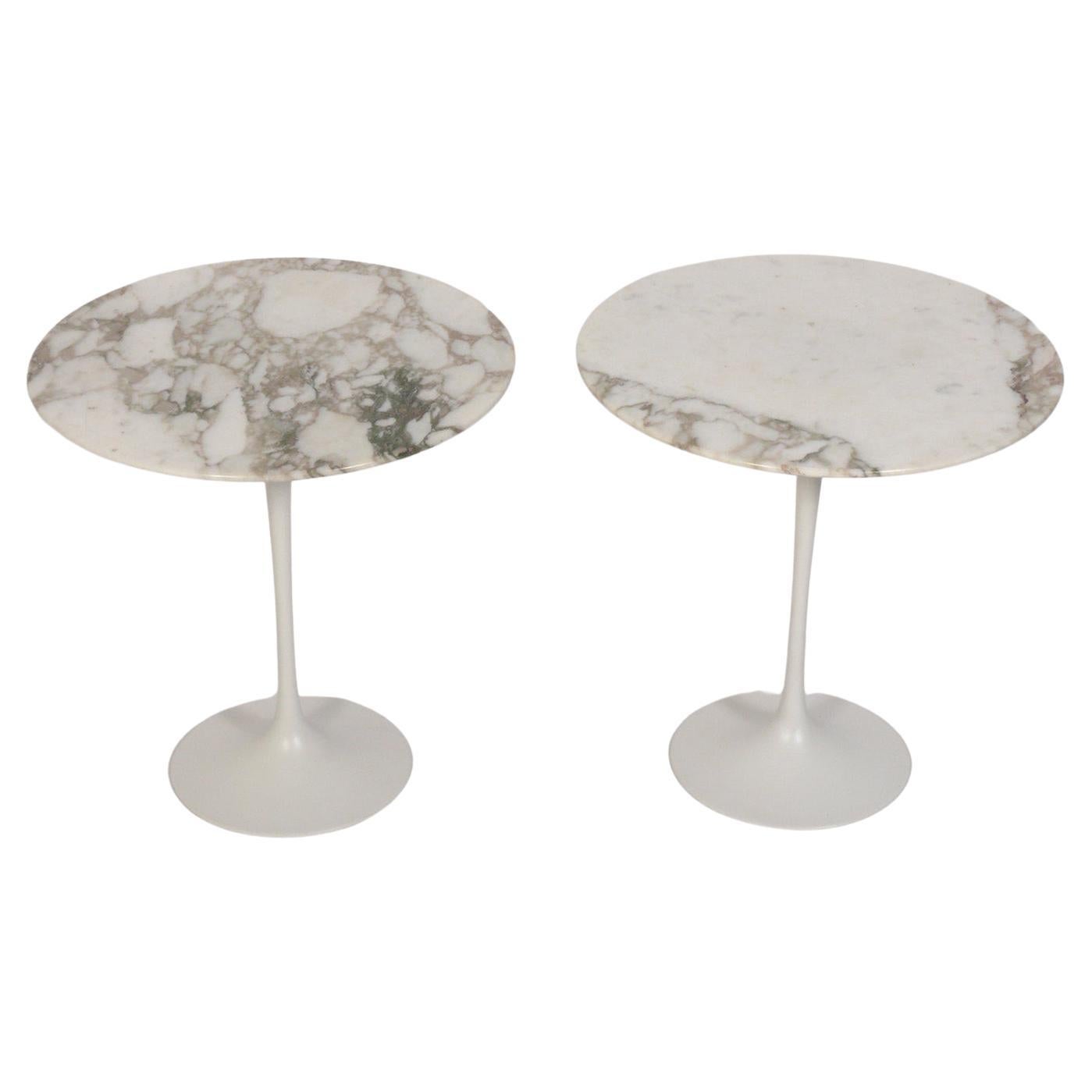 Paire de tables d'appoint ou de chevet en marbre d'Eero Saarinen pour Knoll circa 1970