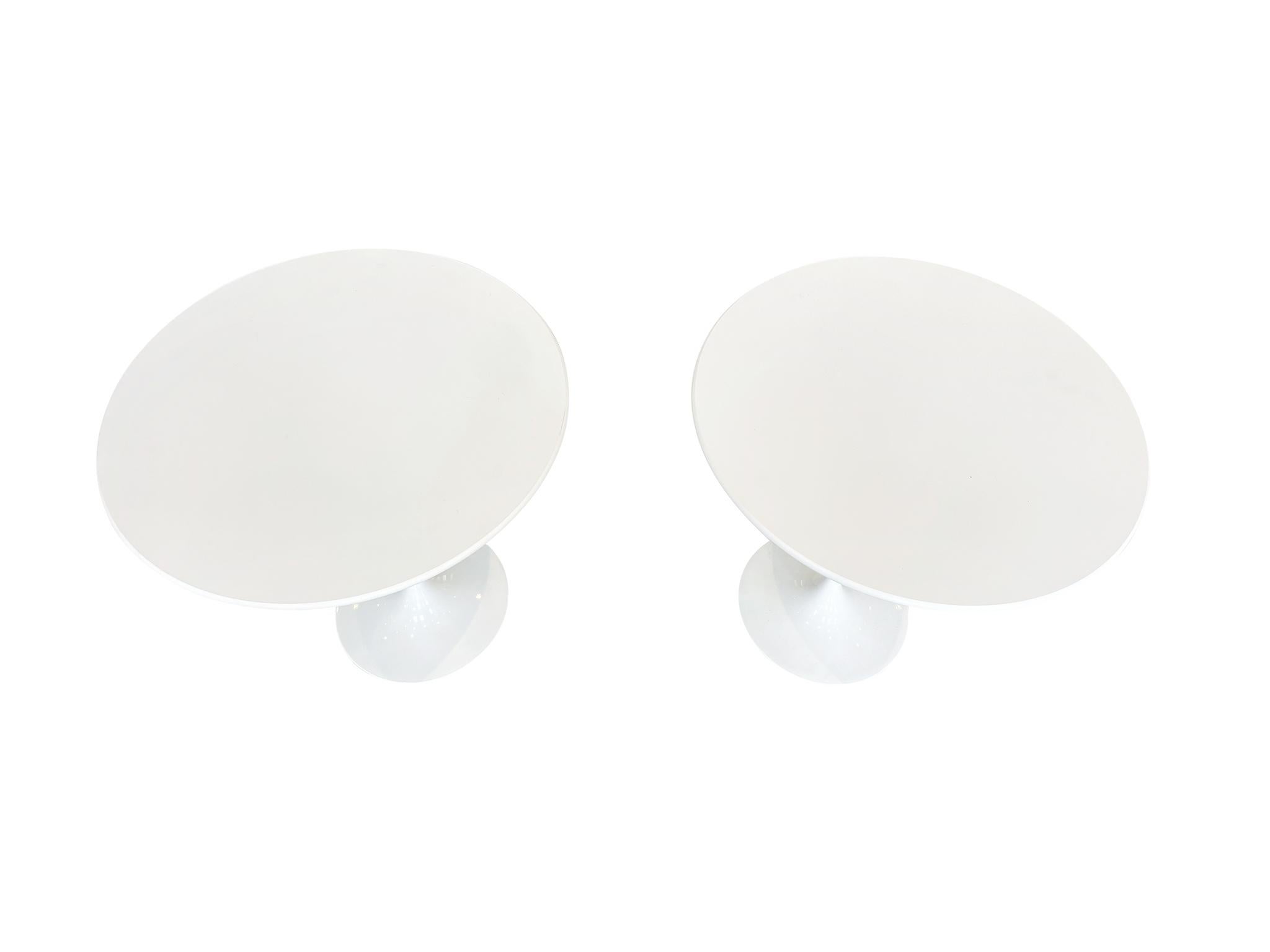 Mid-Century Modern Pair of Eero Saarinen Tulip Side Tables for Knoll