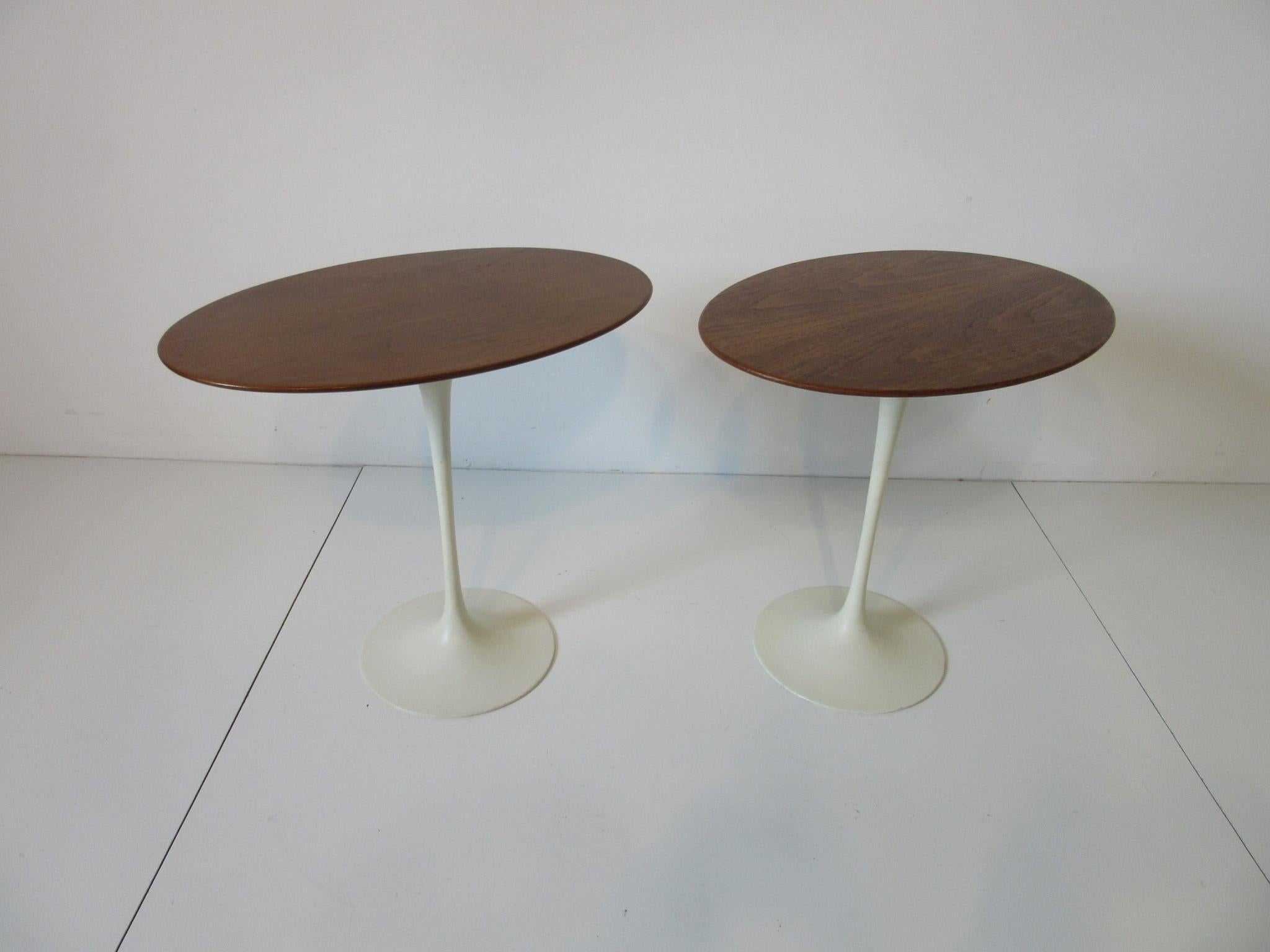 Pair of Eero Saarinen Walnut Oval Tulip Side Tables 4