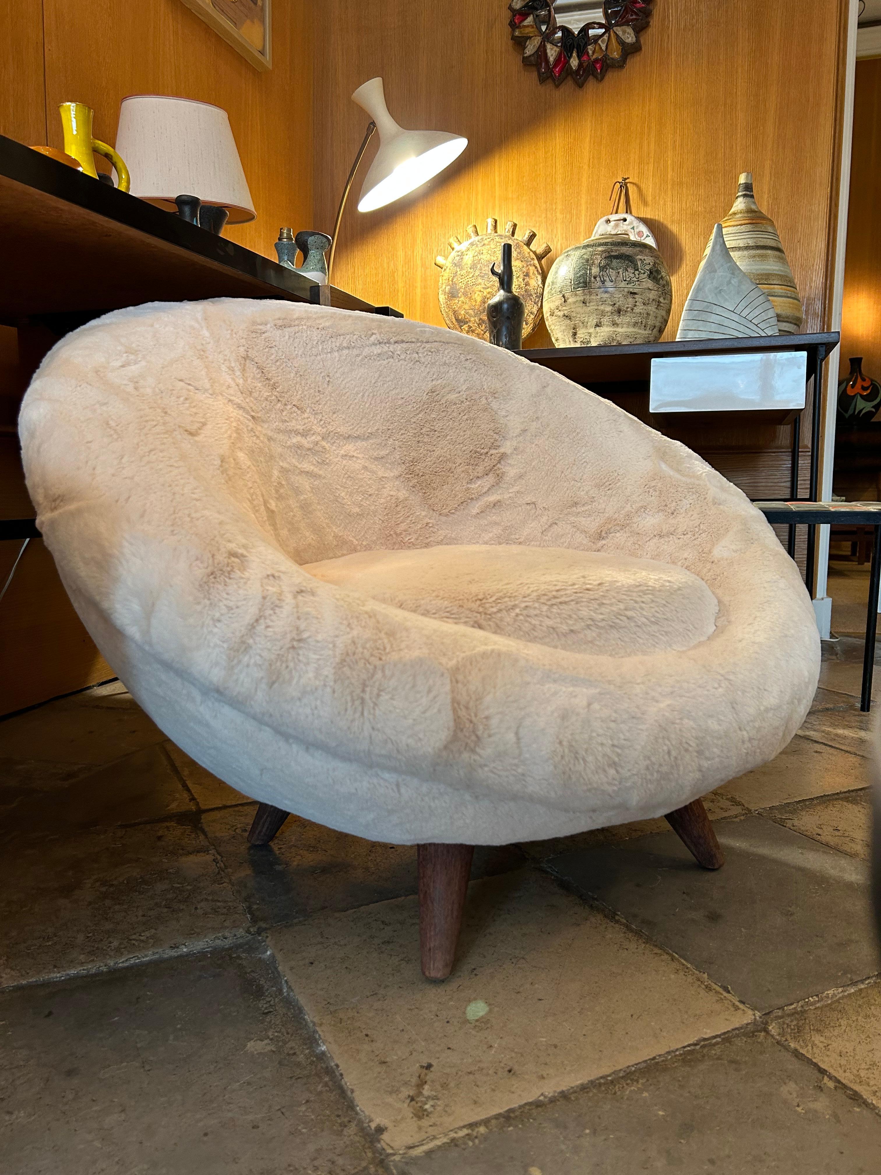 Pair of egg-shaped armchairs, Italy, 1950s For Sale 5