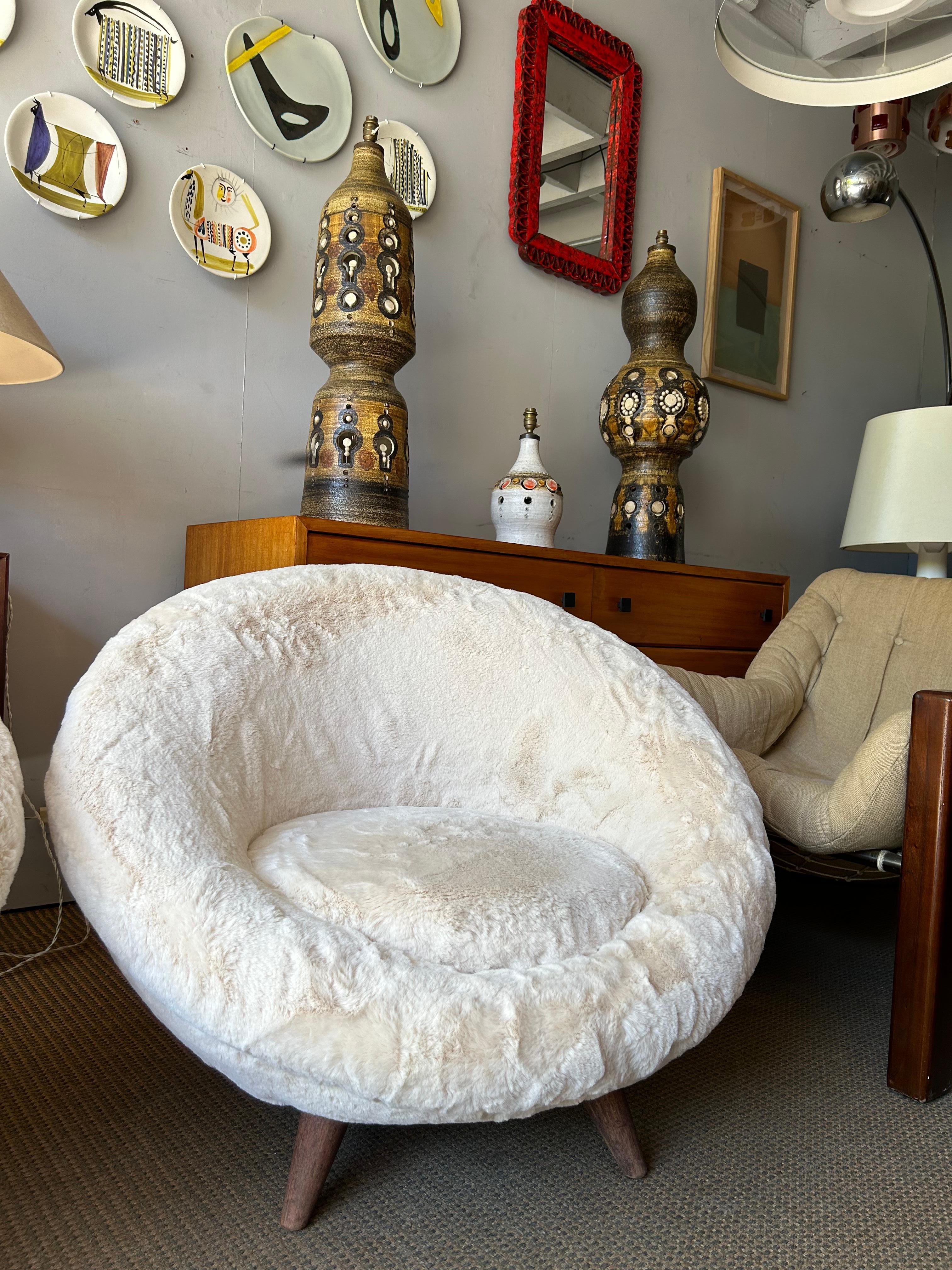 Pair of egg-shaped armchairs, Italy, 1950s For Sale 7