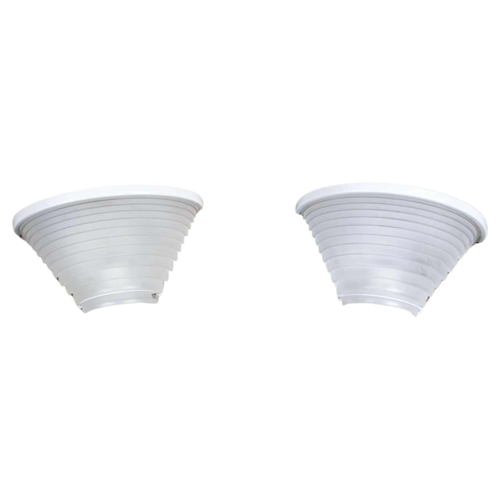 Pair of 'Egisto 28' Sconces by Angelo Mangiarotti