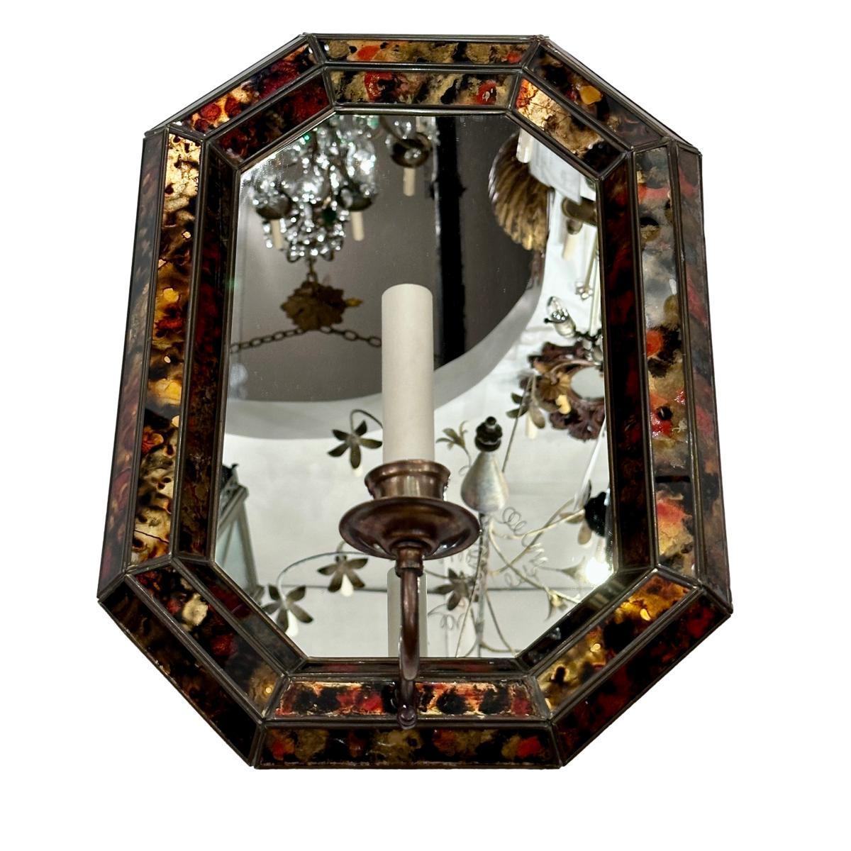 Paire d'appliques en miroir Églomisé Bon état - En vente à New York, NY