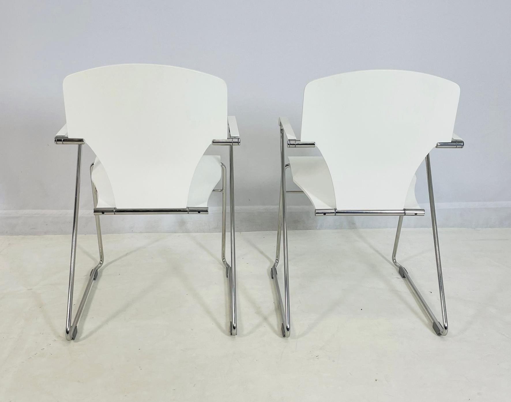 Paar Egoa-Sessel von Josep Mora für STUA, Spanien, 2008 im Zustand „Gut“ im Angebot in Los Angeles, CA