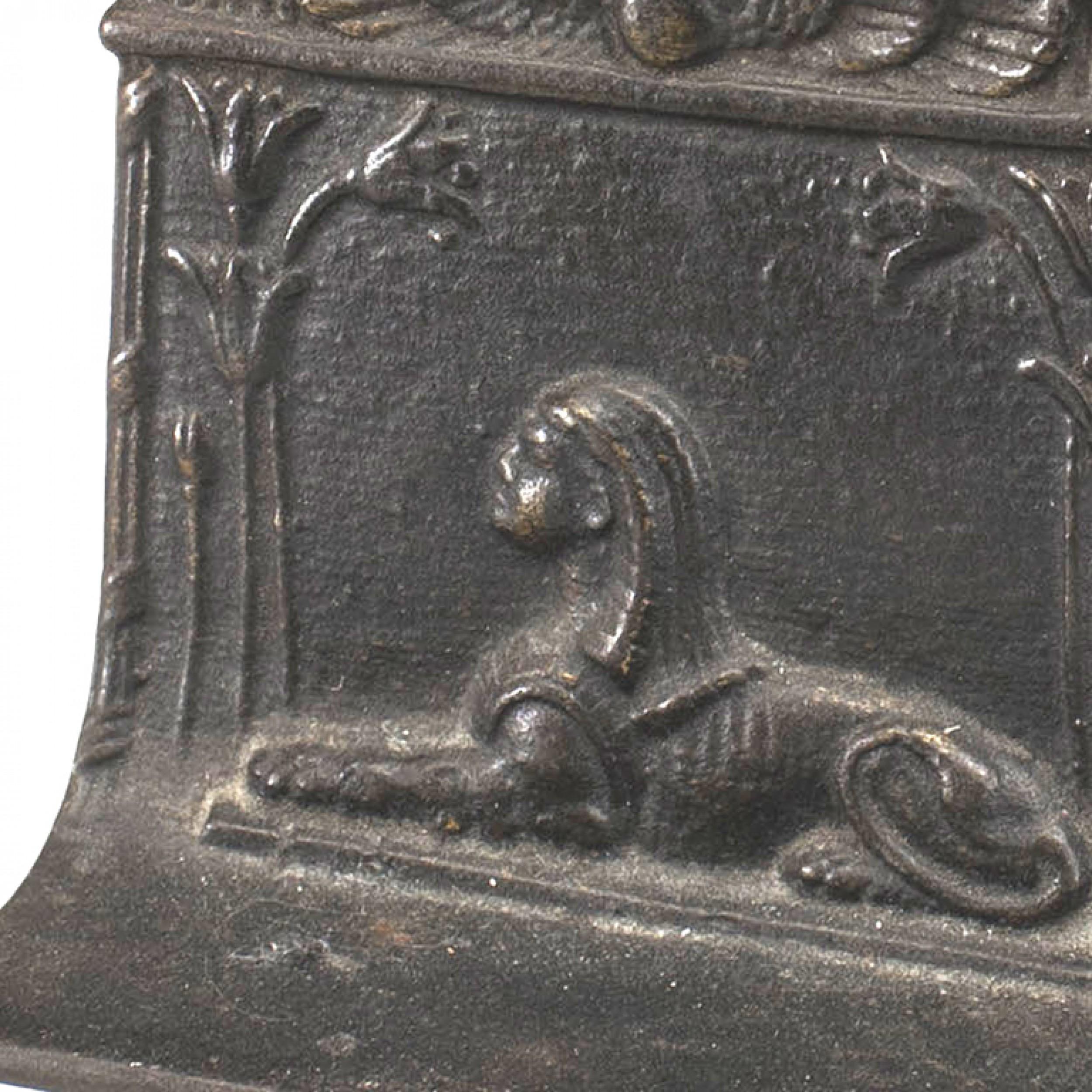 Africano Pair of Egyptian Art Deco Iron Sphinx Bookends in vendita