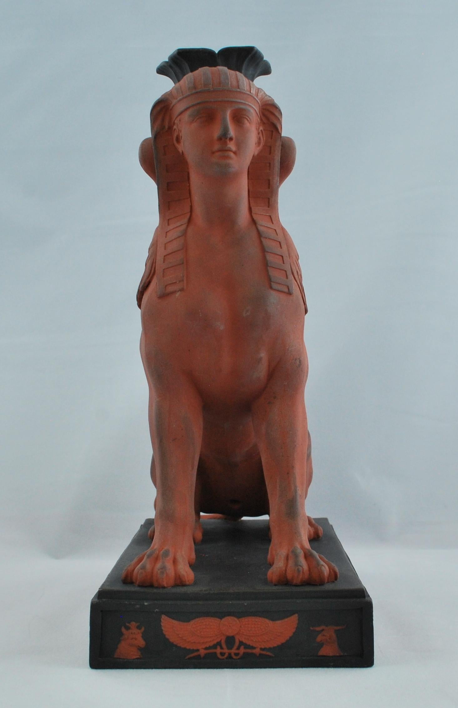 English Pair of Egyptian Sphinxes in Rosso with Black, Wedgwood, circa 1820 For Sale