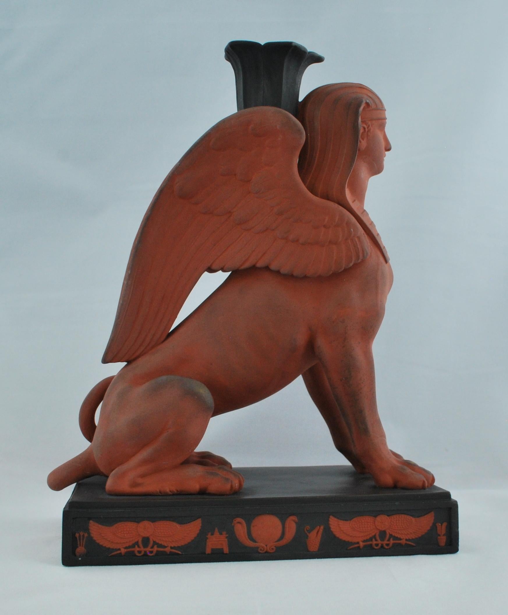 Paar ägyptische Sphinxen in Rosso mit Schwarz, Wedgwood, um 1820 im Angebot 1
