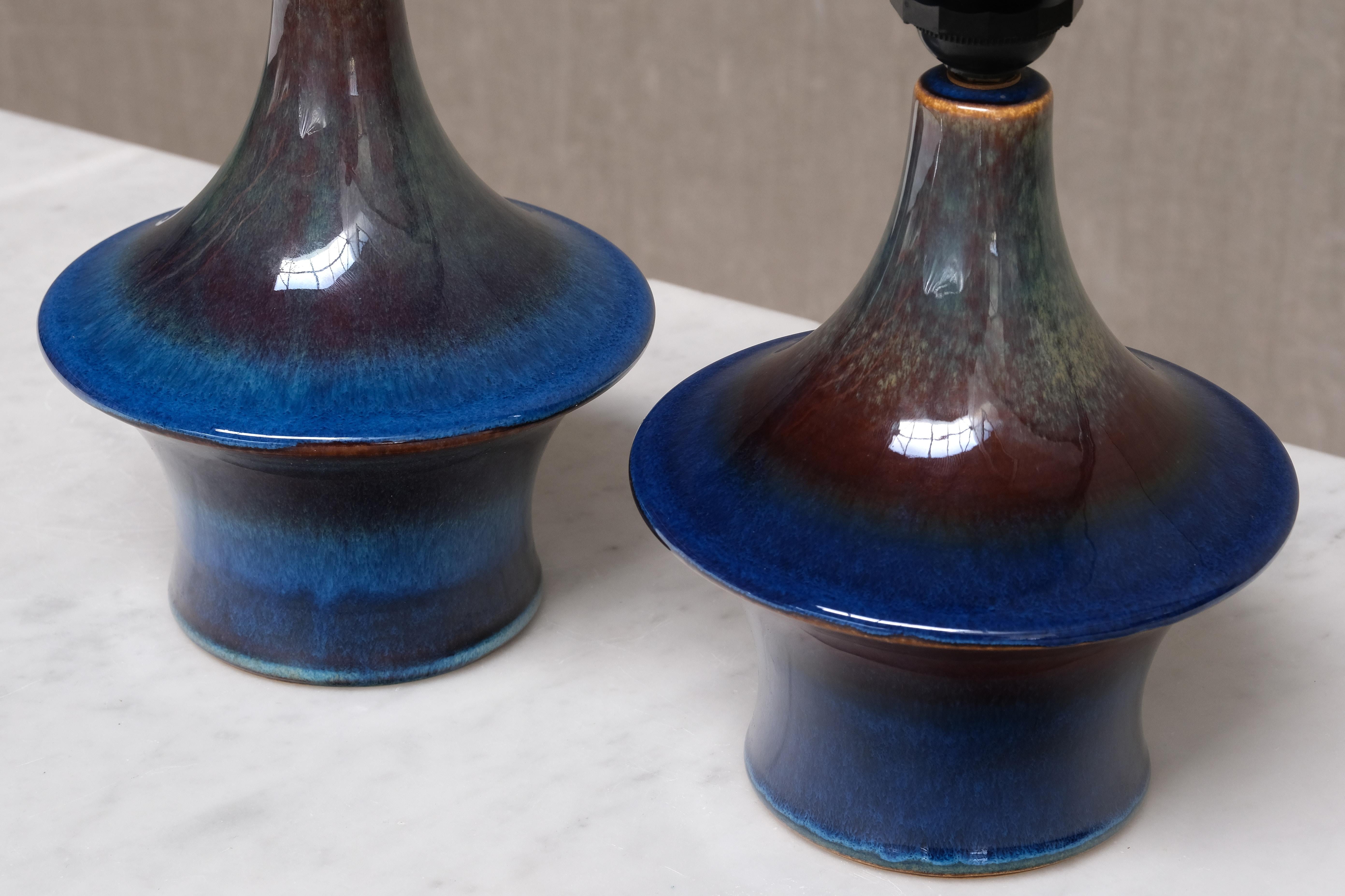 Pareja de lámparas de sobremesa Einar Johansen de gres esmaltado, Søholm, Dinamarca, años 60 Escandinavo moderno en venta