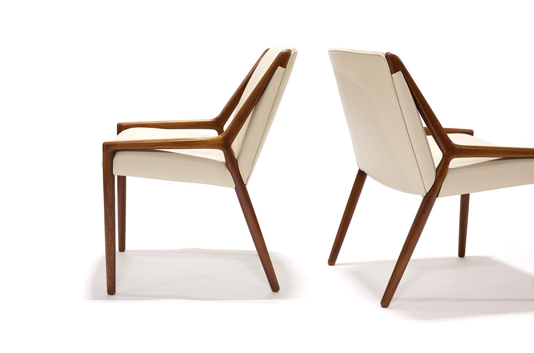 Milieu du XXe siècle Paire de chaises Ejner Larsen et Aksel Bender Madsen pour Willy Beck, 1951 en vente