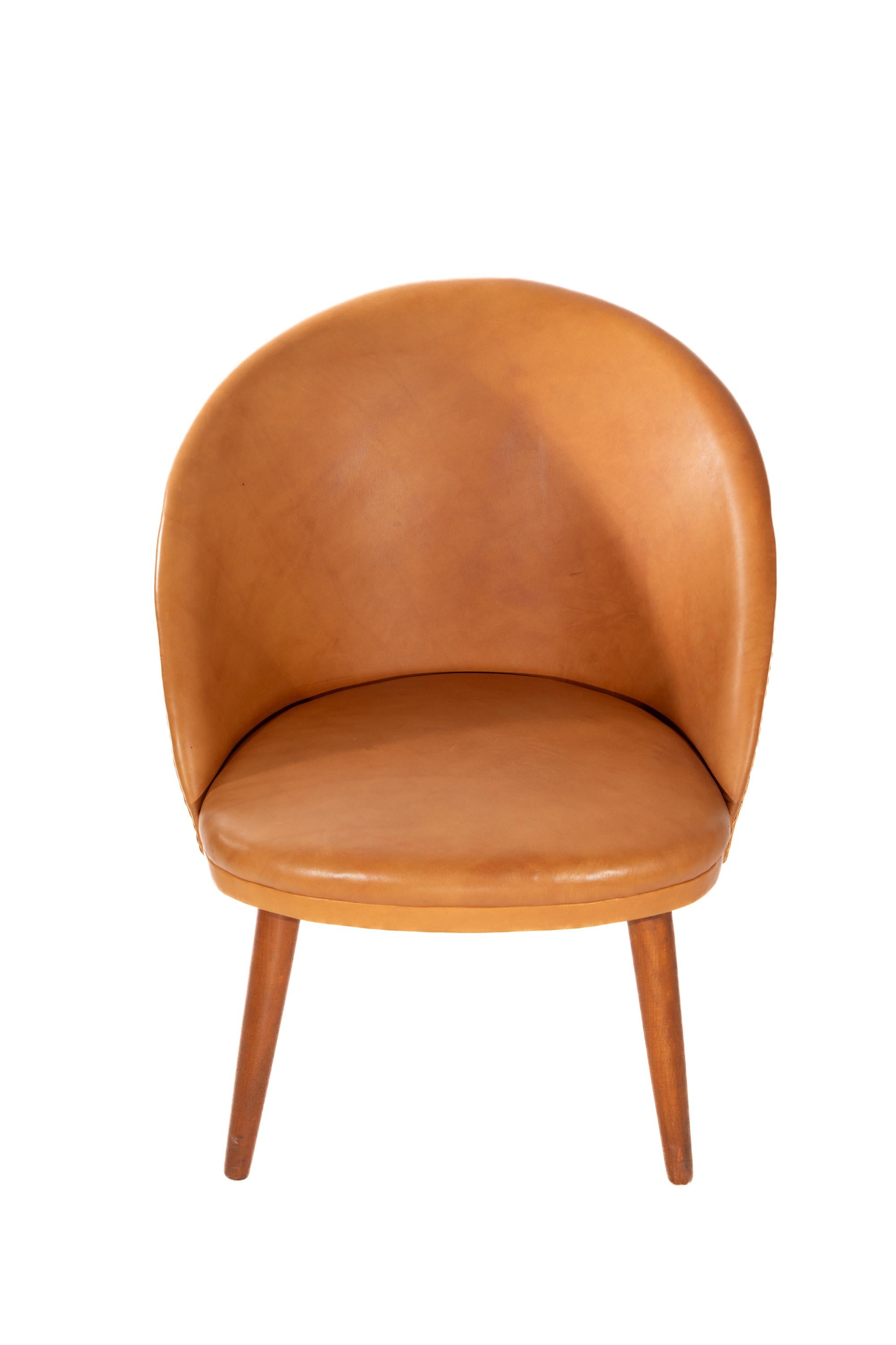 Danish Pair of Ejvind Johansson, Model 301 Lounge Chairs For Sale