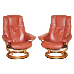Vintage Pair of Ekornes Stressless Recliner Leather Swivel Armchairs Super Comfortable