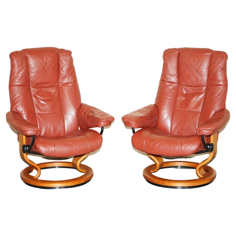 Pair of Ekornes Stressless Recliner Leather Swivel Armchairs Super