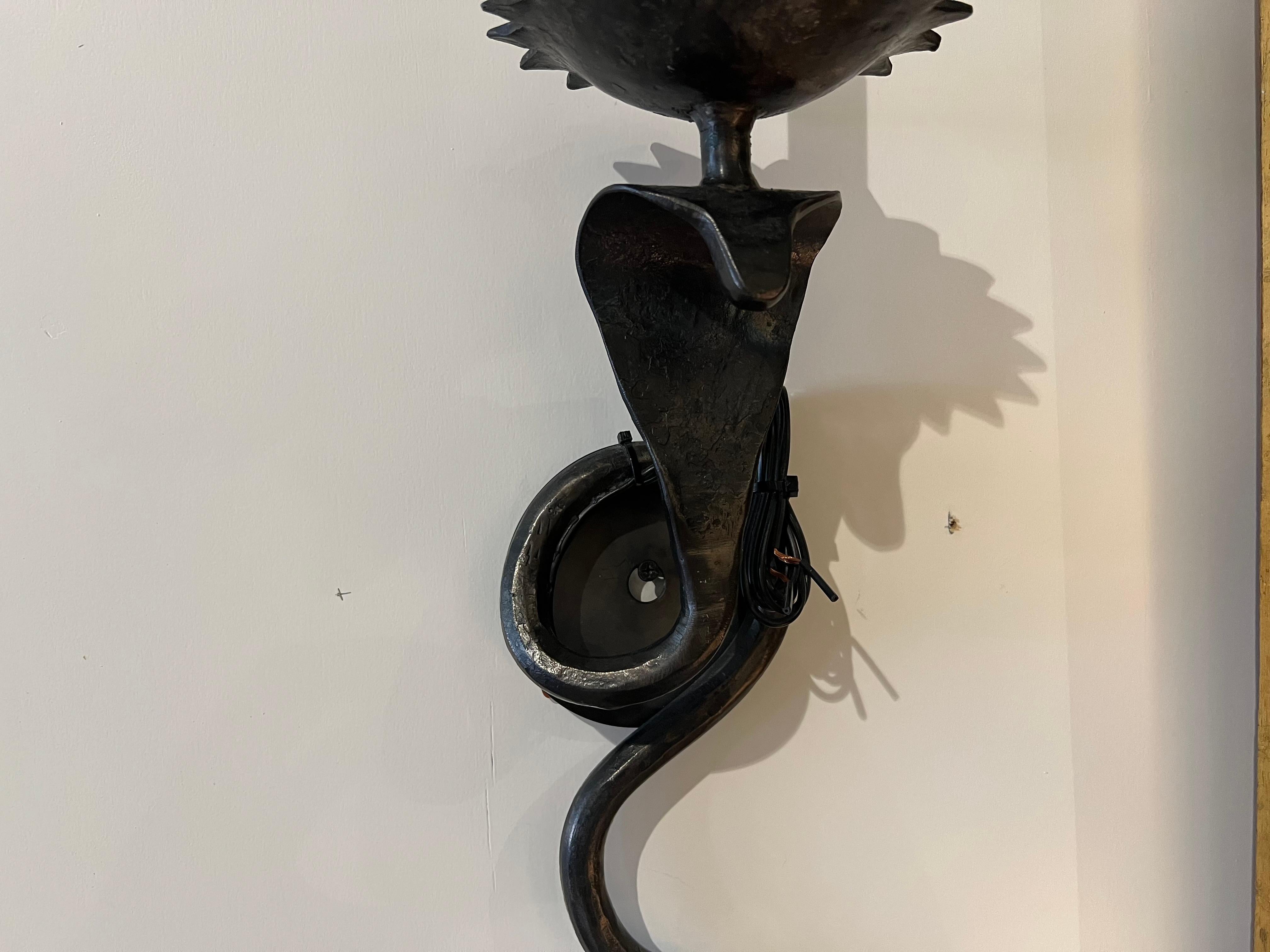 Coppia di lampade elettrificate Serpent Sconces in ferro battuto color canna di fucile in vendita 2