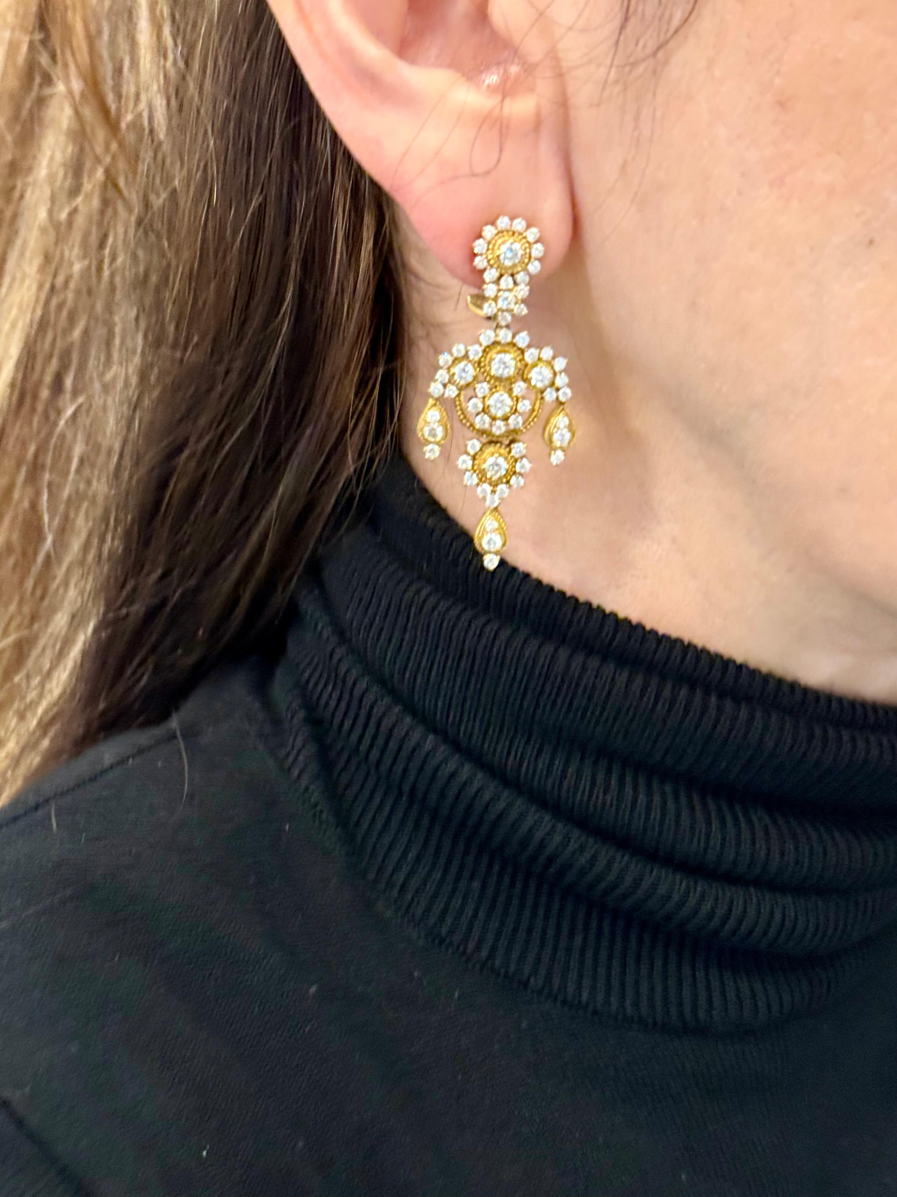 Byzantine Pair of elegant 18 K yellow Gold Diamond Chandelier earrings For Sale