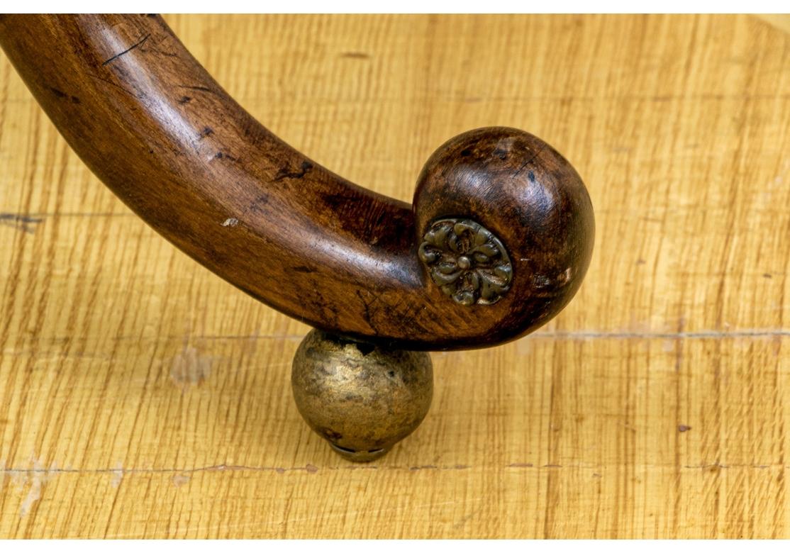 Pareja De Elegantes Bancos Tapizados De Terciopelo Plisado Antiguo en venta 9