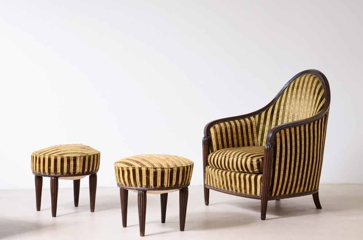 XX secolo Coppia di eleganti poltrone Art Déco in legno sagomato in vendita