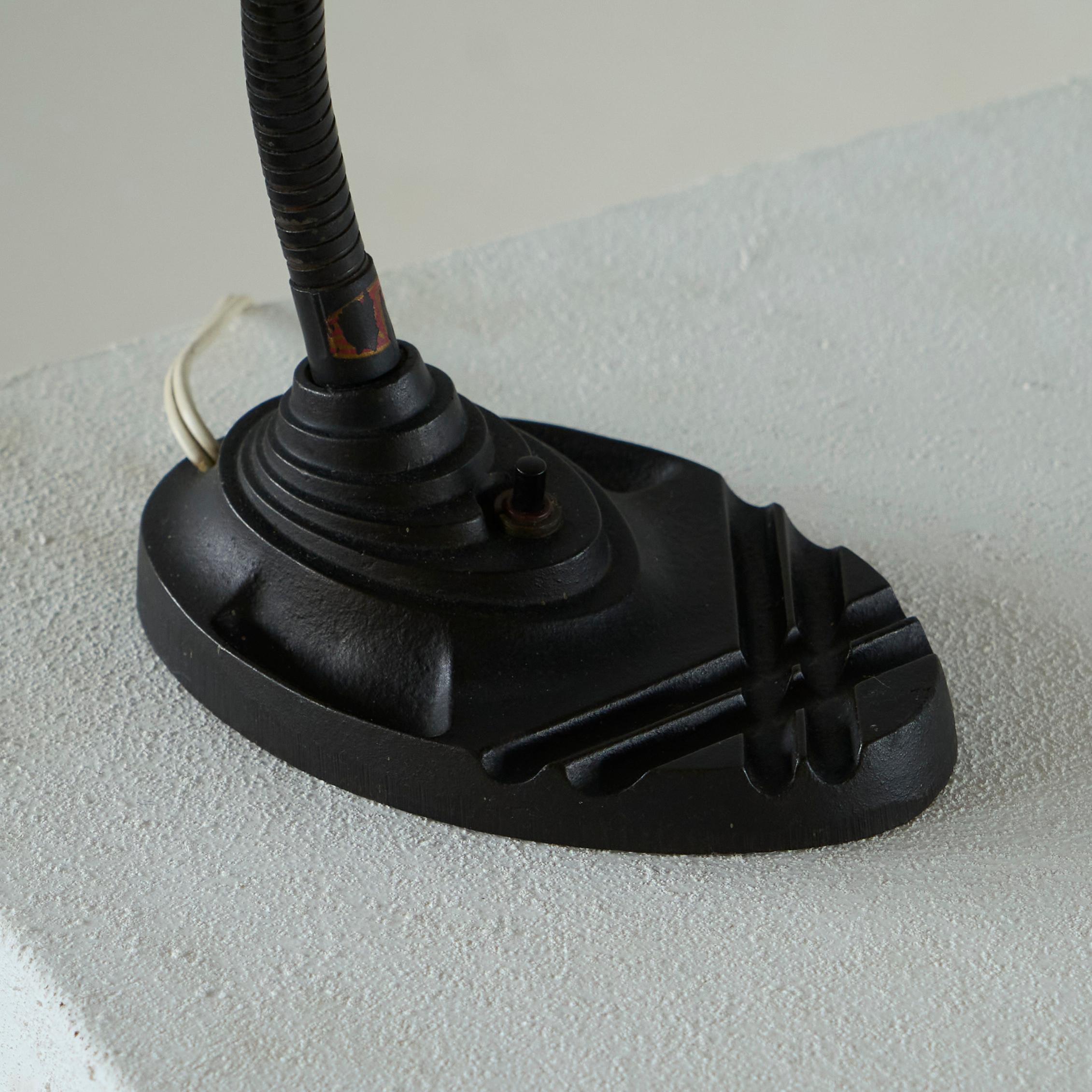 Pair of Elegant Art Deco Shell Shade Table Lamps Belgium 1930s For Sale 4