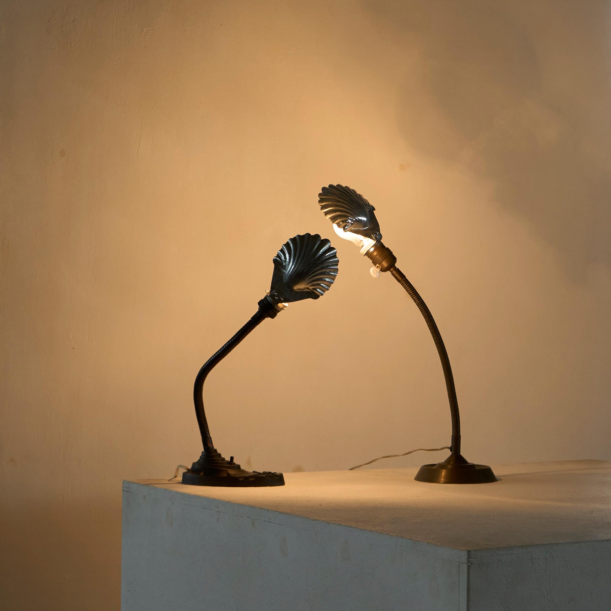 Hand-Crafted Pair of Elegant Art Deco Shell Shade Table Lamps Belgium 1930s For Sale