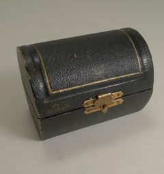 Pair of Elegant Cased English Sterling Silver Napkin Rings, 1908