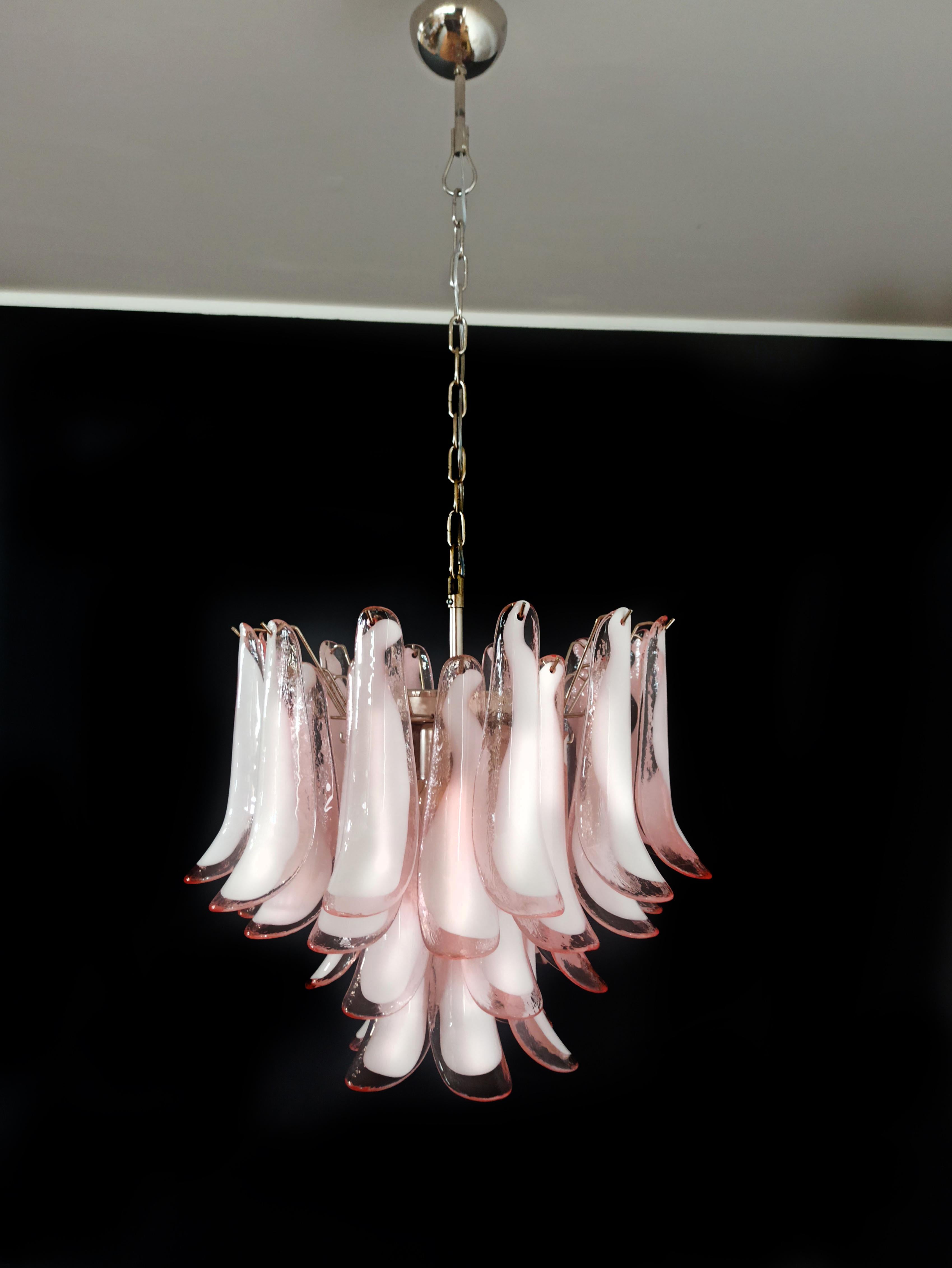 Pair of Elegant Chandeliers 36 Pink Petals, Murano For Sale 2