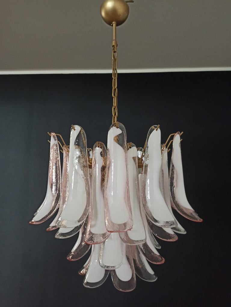 Pair of Elegant Chandeliers White and Pink Petals, Murano, 1990 For Sale 5