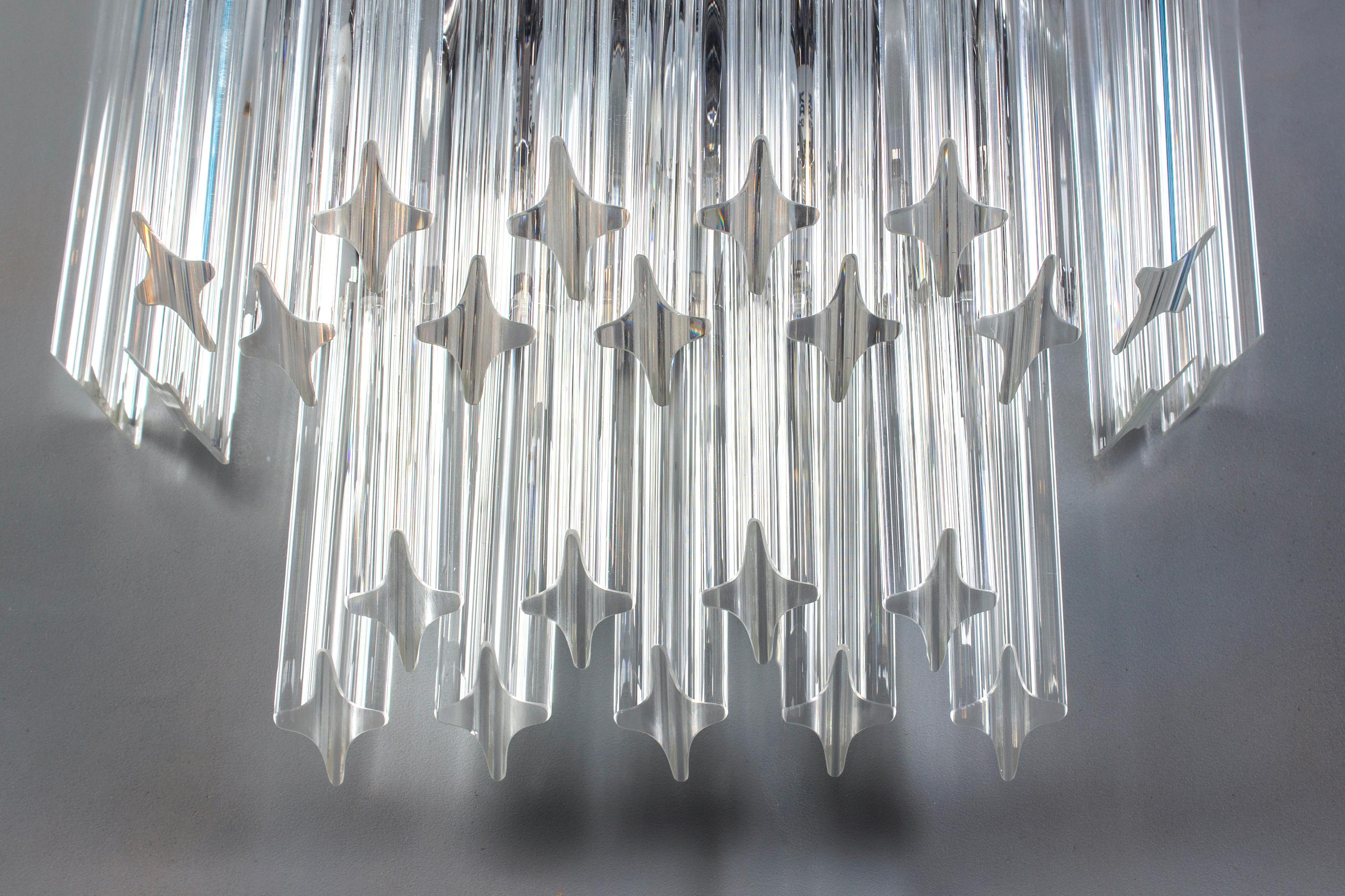20th Century Pair of Elegant Crystal Prism Wall Sconces, 1980 For Sale