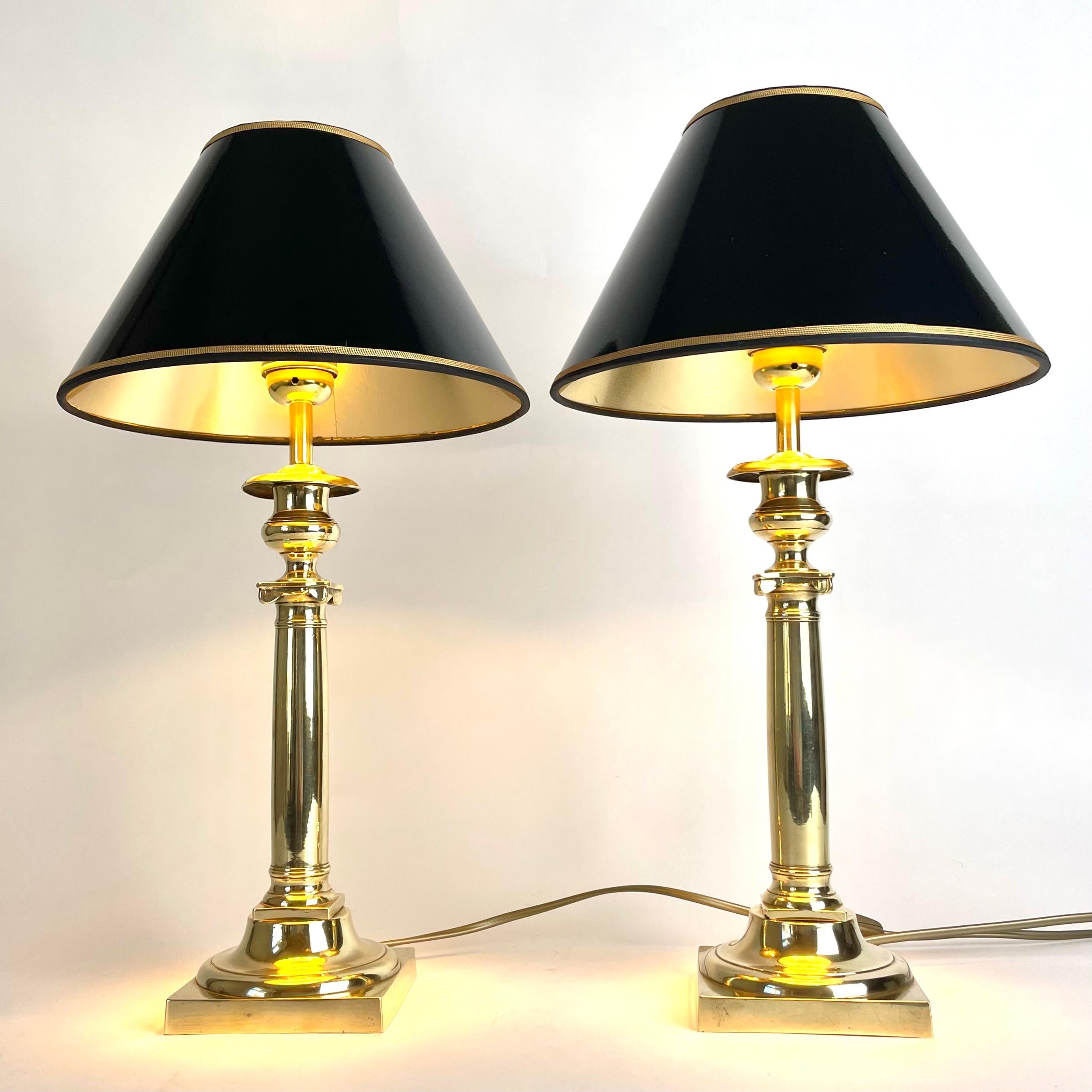 Elegante Empire-Tischlampen aus Bronze, Paar. Anfang 19. Jahrhundert (Französisch) im Angebot