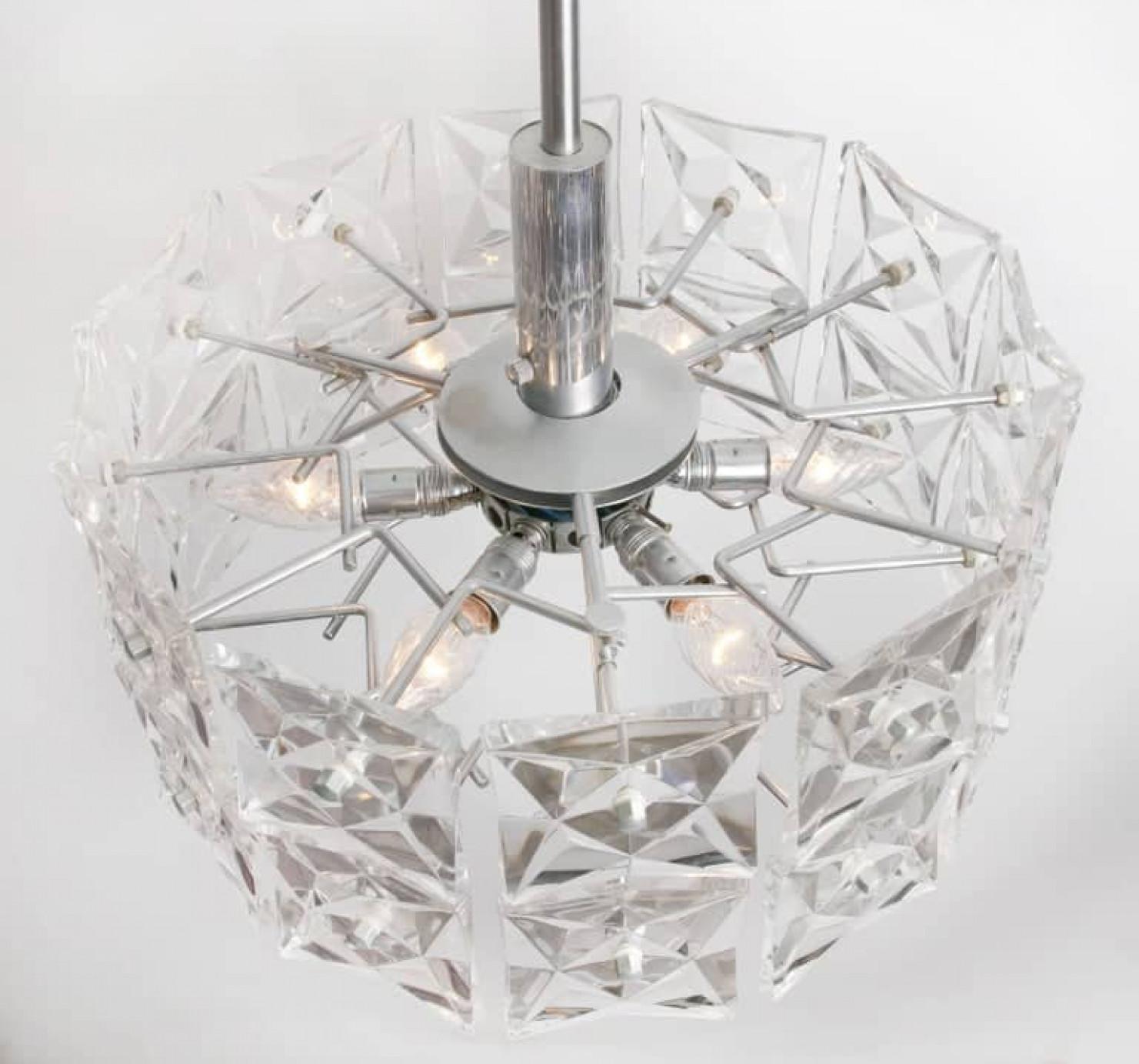 20th Century Pair of Elegant Fine Modern Kinkeldey Chandeliers, 1970 For Sale