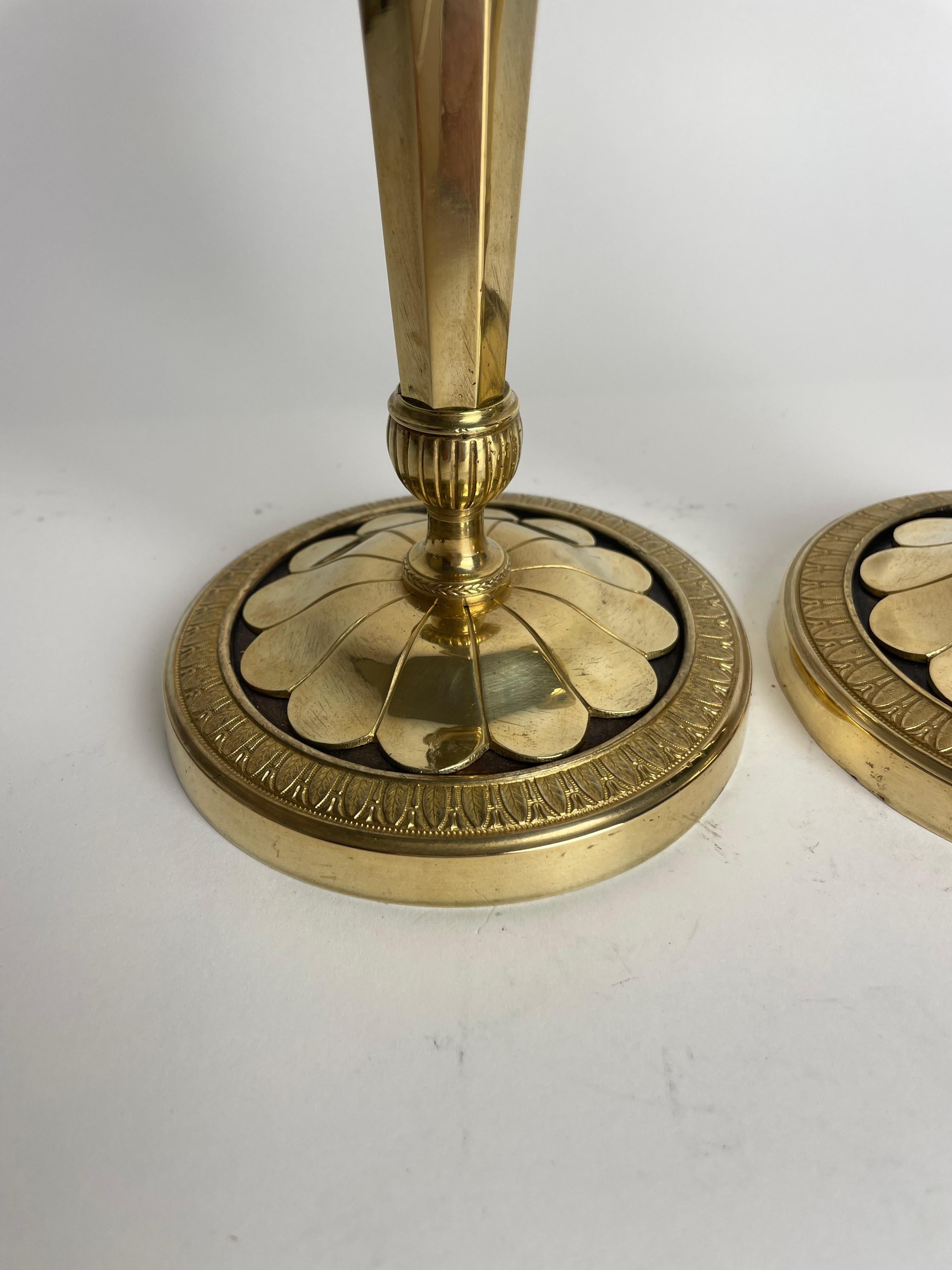 Pair of Elegant Gilded and Dark Patinated Empire Candlesticks, circa 1810 In Good Condition For Sale In Knivsta, SE