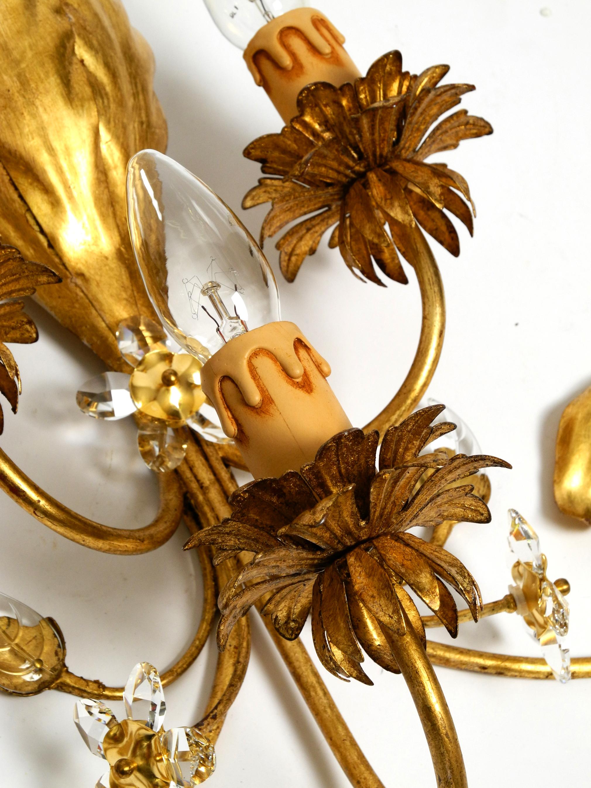 Pair of Elegant Gold Plated Italian 1980s Floral Regency Murano Glass Sconces For Sale 7