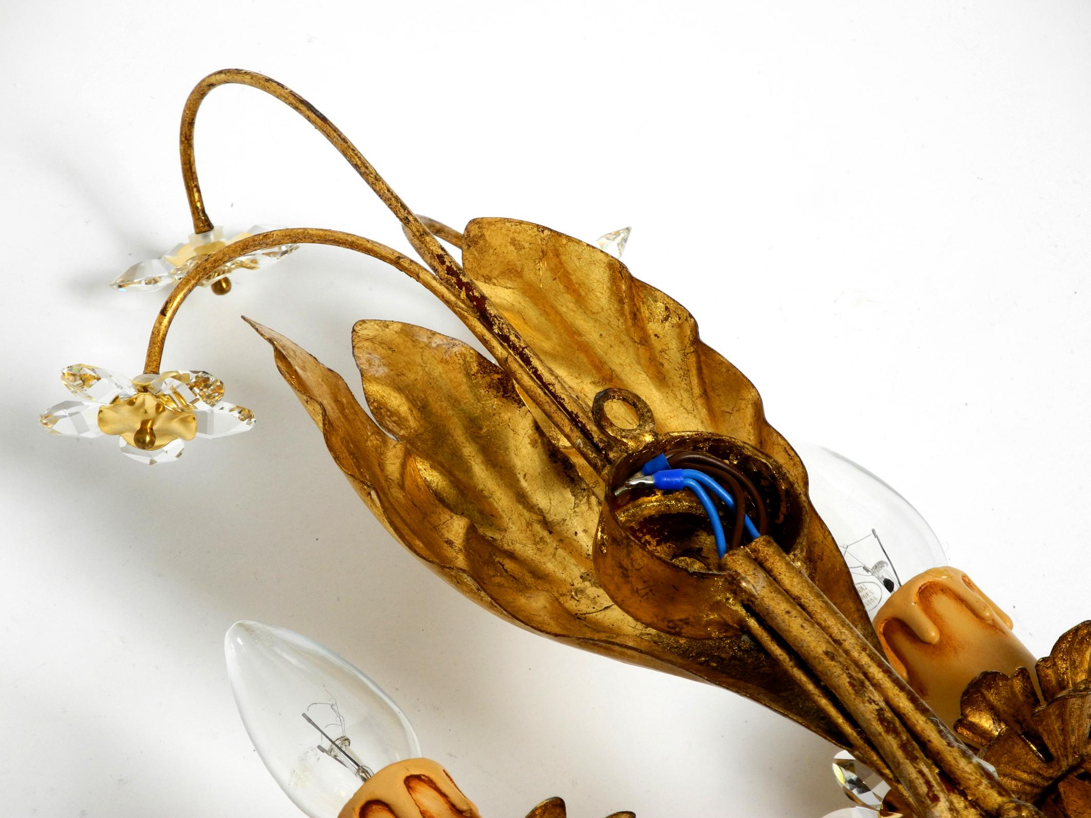 Pair of Elegant Gold Plated Italian 1980s Floral Regency Murano Glass Sconces For Sale 9