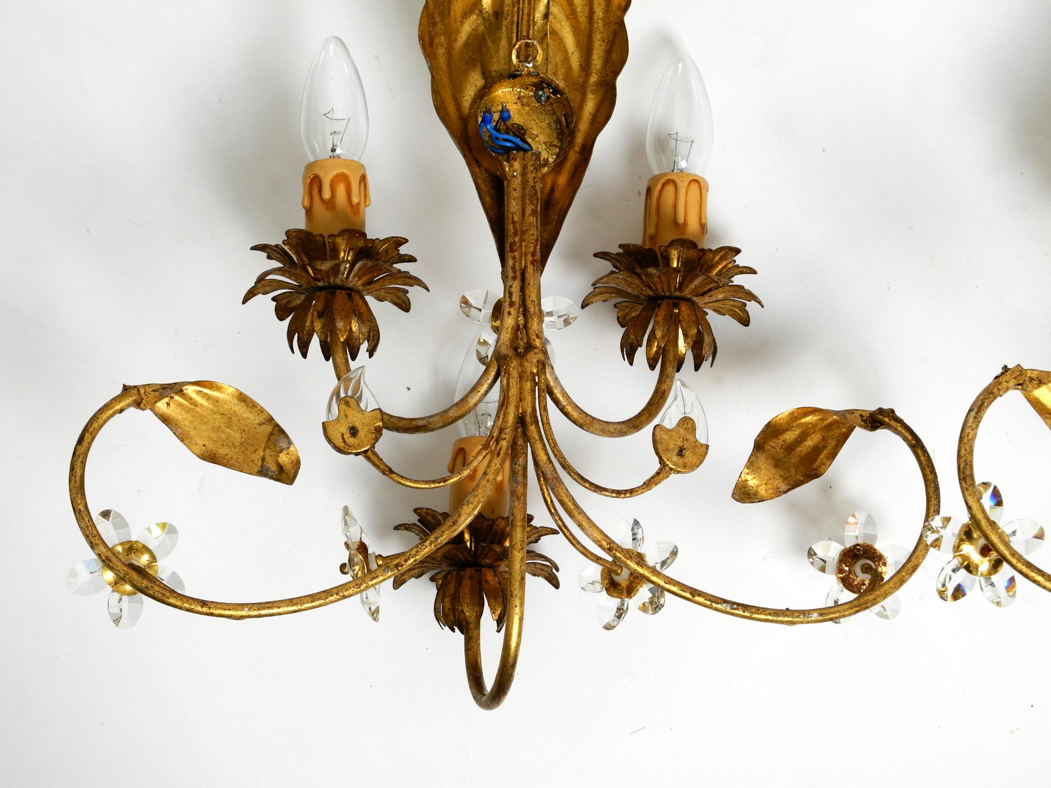 Pair of Elegant Gold Plated Italian 1980s Floral Regency Murano Glass Sconces For Sale 10